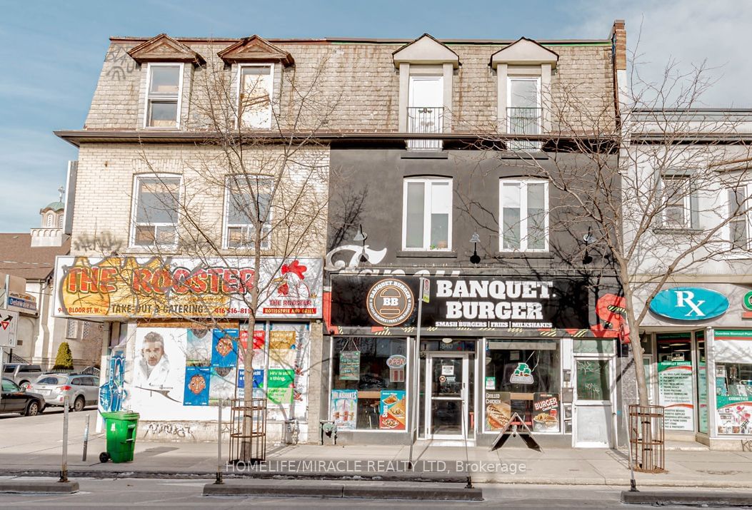 Sale Of Business for sale at 940 Bloor Street, Toronto, Dovercourt-Wallace Emerson-Junction, M6H 1L4 - MLS: W11947639