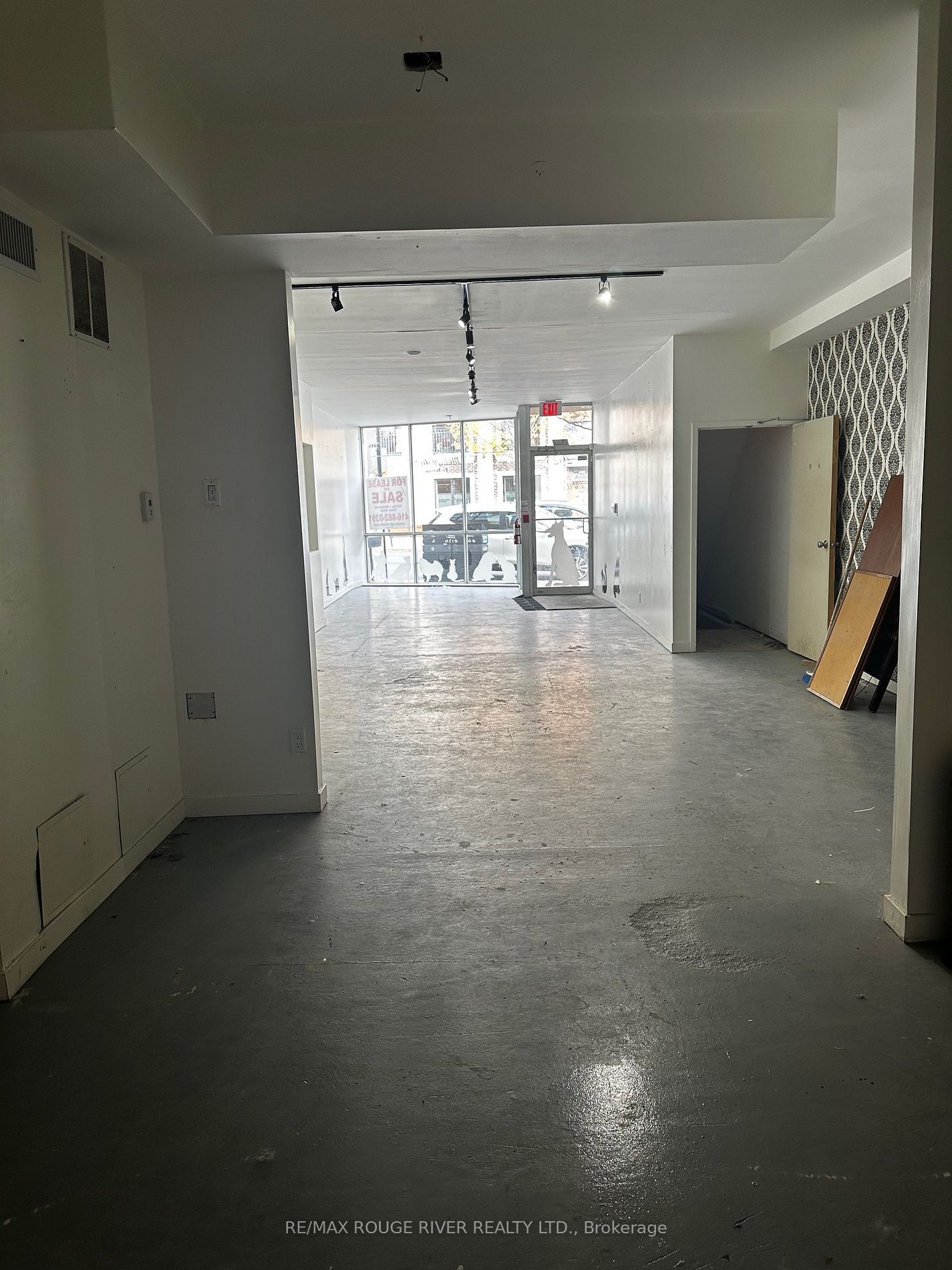 Commercial/Retail for lease at 102-2925 Dundas Street, Toronto, Junction Area, M6P 1Z1 - MLS: W11947663