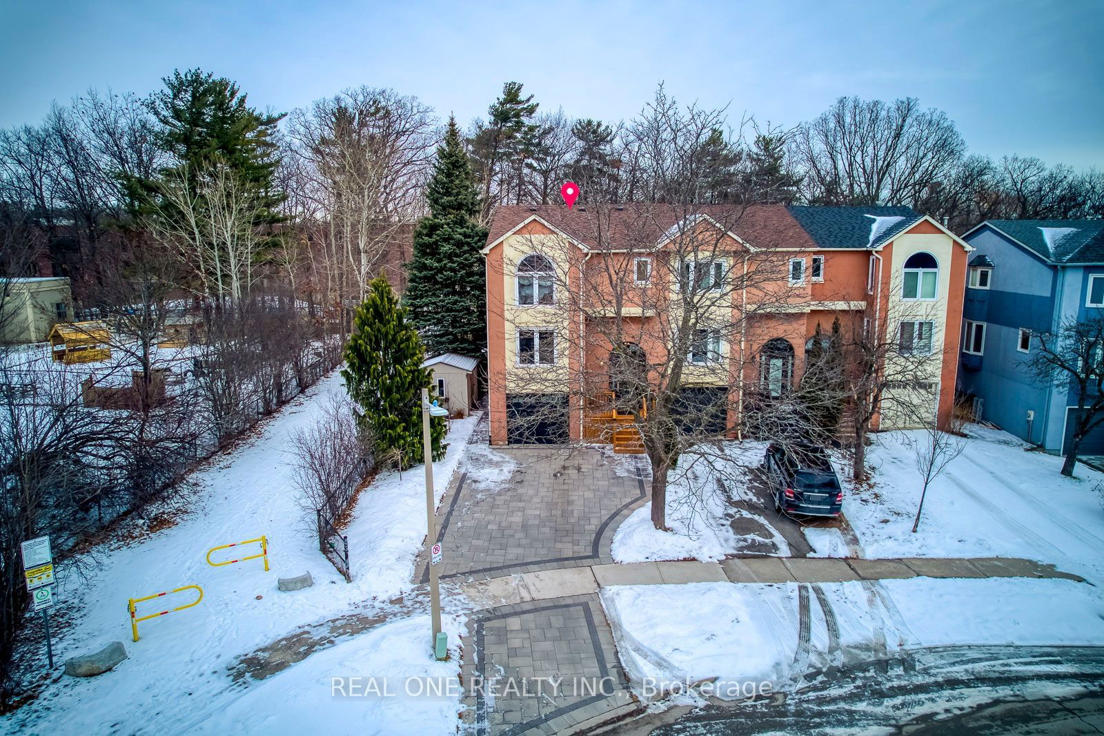 Townhouse sold at 1523 Litchfield Road, Oakville, 1003 - CP College Park, L6H 5P4 - MLS: W11947898