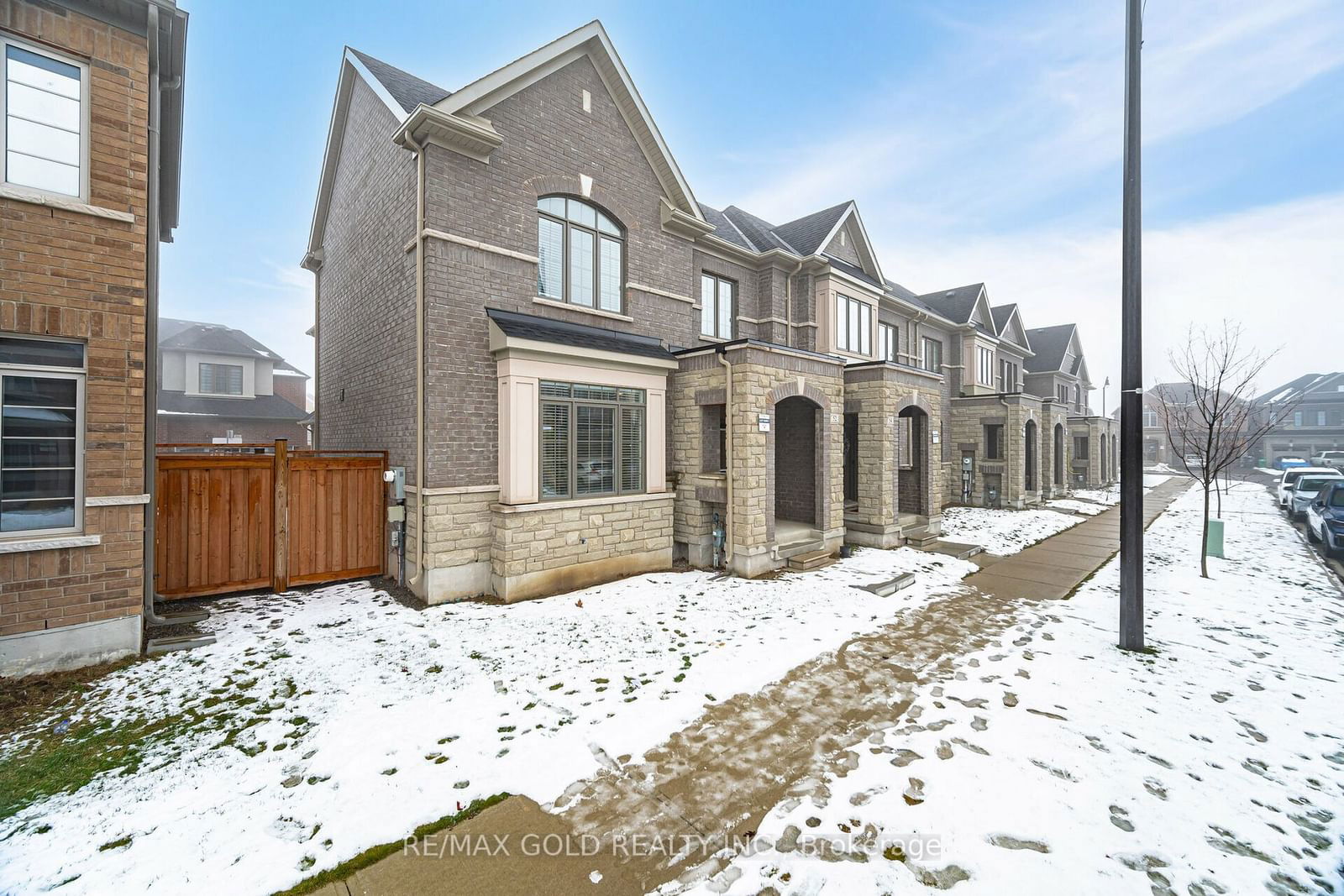 Townhouse for sale at 52 Block Road, Brampton, Northwest Brampton, L7A 5B3 - MLS: W11947953