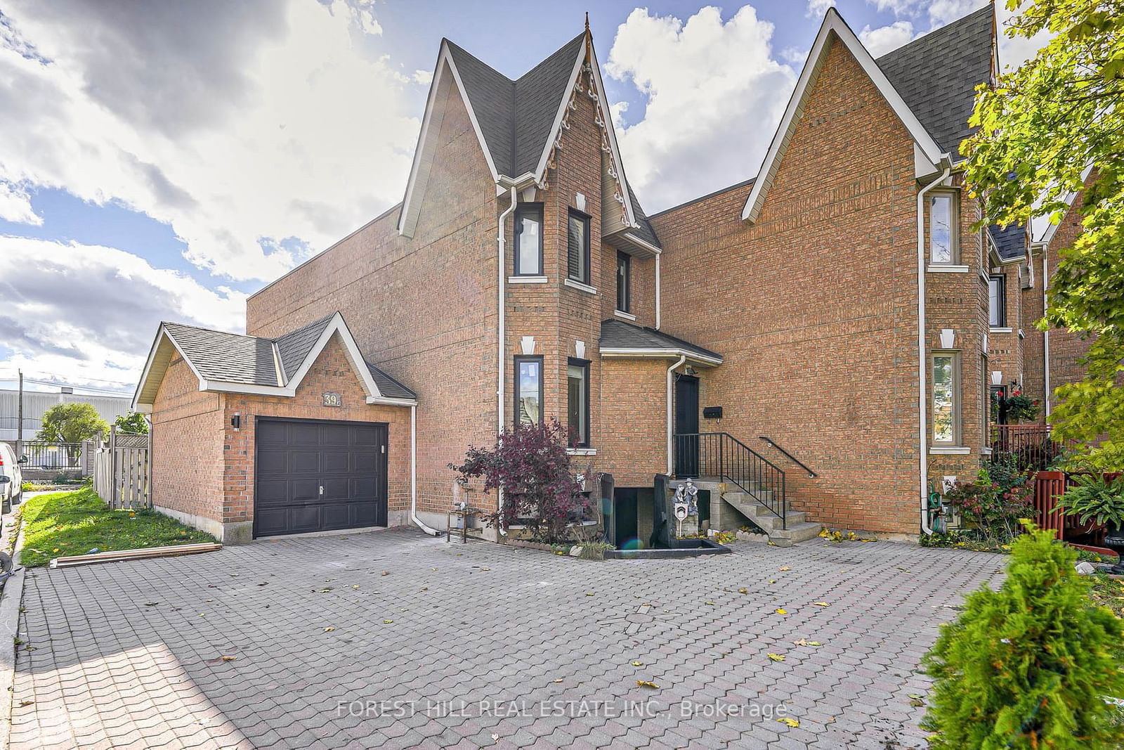 Townhouse leased at Main-39A Lippincott Street, Toronto, Weston, M9N 1B2 - MLS: W11948097