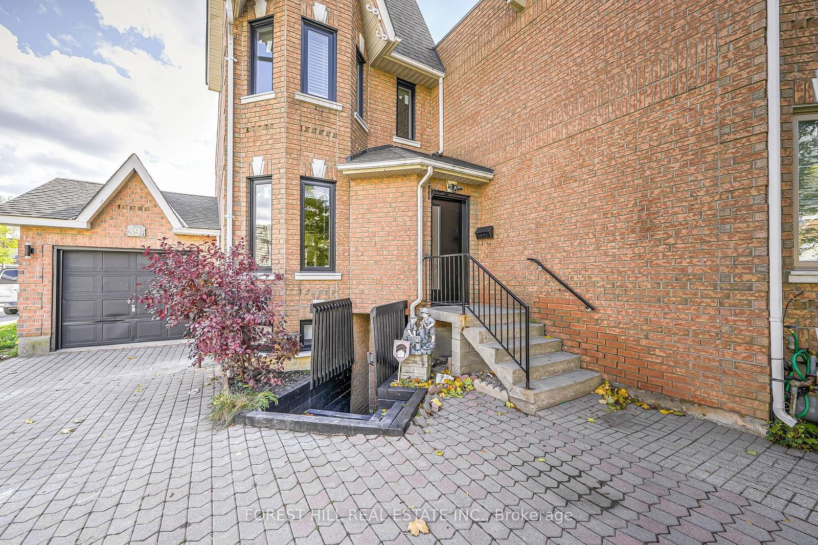 Townhouse leased at Main-39A Lippincott Street, Toronto, Weston, M9N 1B2 - MLS: W11948097