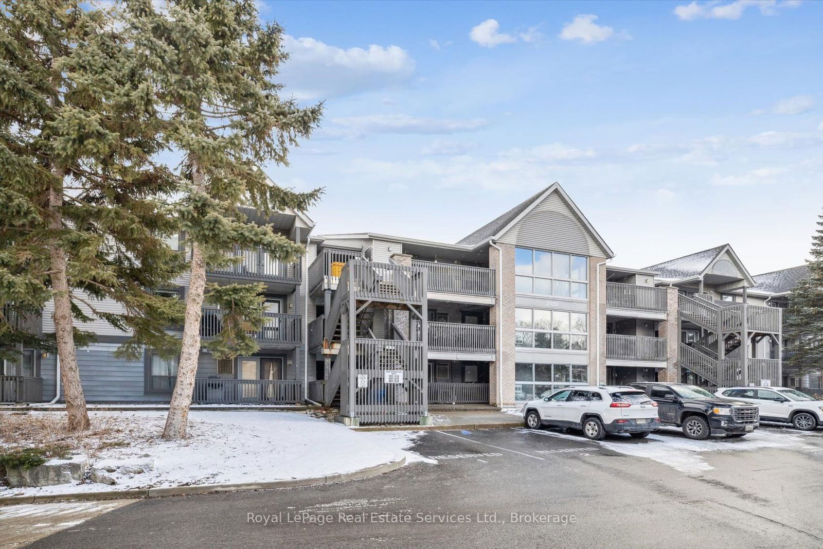 Condo for sale at 207-2020 Cleaver Avenue, Burlington, Headon, L7M 4C2 - MLS: W11948120