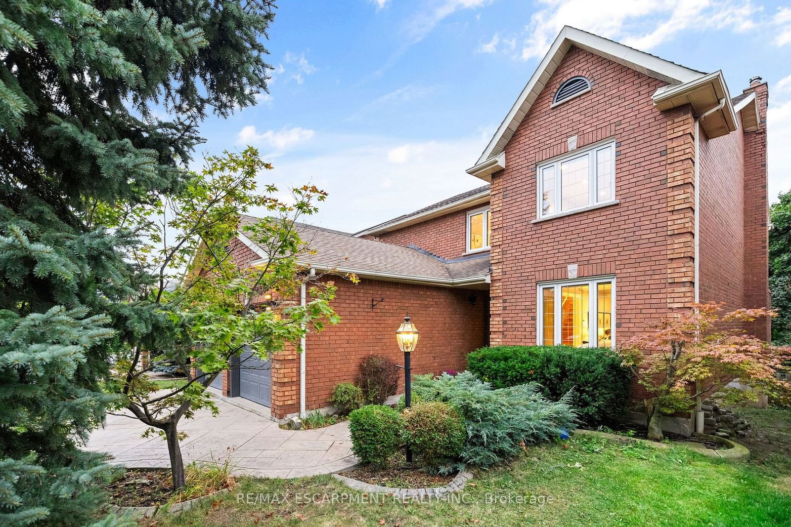 Detached House for sale at 2939 Harvey Crescent, Mississauga, Erin Mills, L5L 4V9 - MLS: W11948198