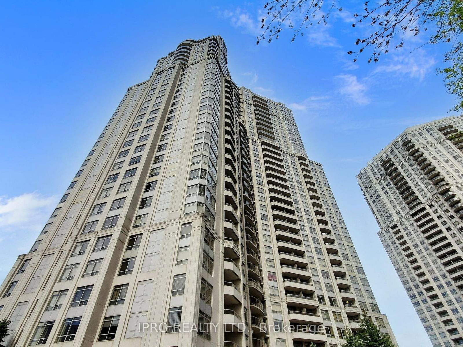 Condo for sale at 611-35 Kingsbridge Garden Circle, Mississauga, Hurontario, L5R 3Z5 - MLS: W11948221