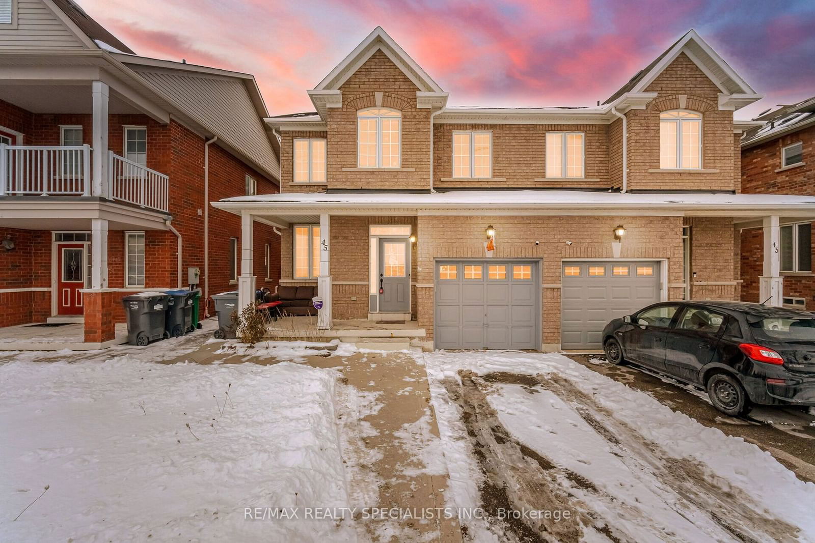 Semi-Detached House for sale at 45 Connolly Crescent, Brampton, Sandringham-Wellington, L6R 0G9 - MLS: W11948239