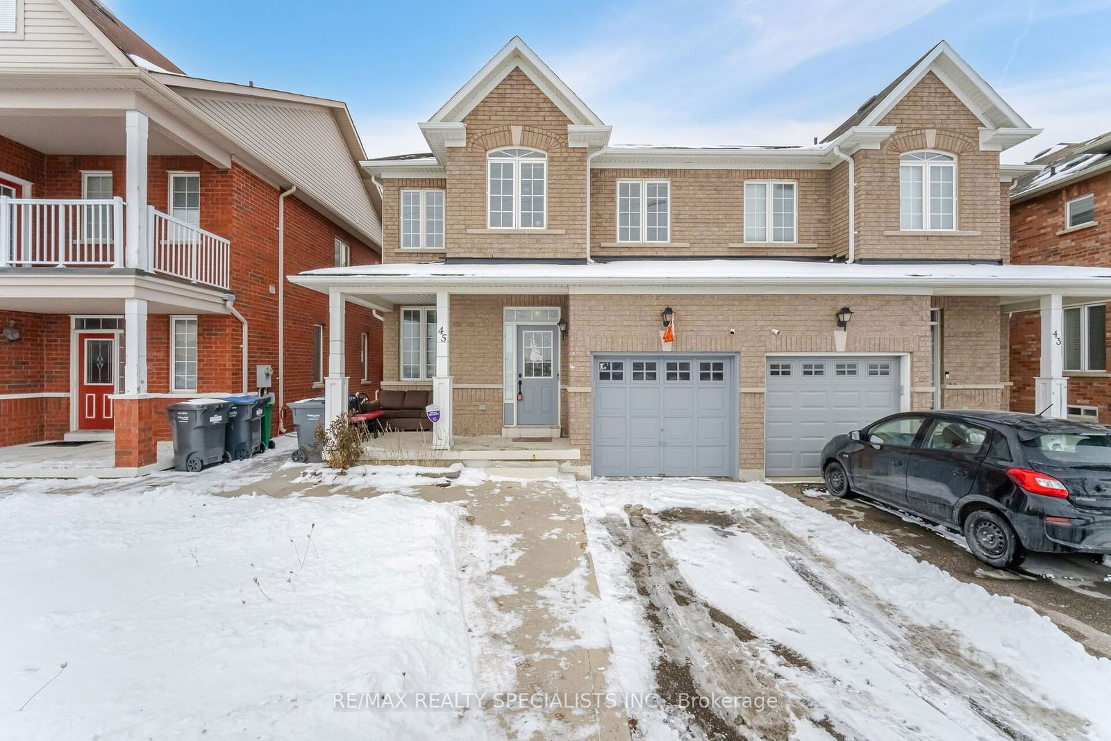 Semi-Detached House for sale at 45 Connolly Crescent, Brampton, Sandringham-Wellington, L6R 0G9 - MLS: W11948239