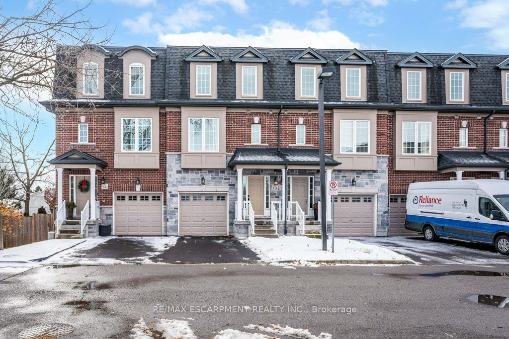 Townhouse for sale at 13-2220 Queensway Drive, Burlington, Freeman, L7R 3T1 - MLS: W11948346