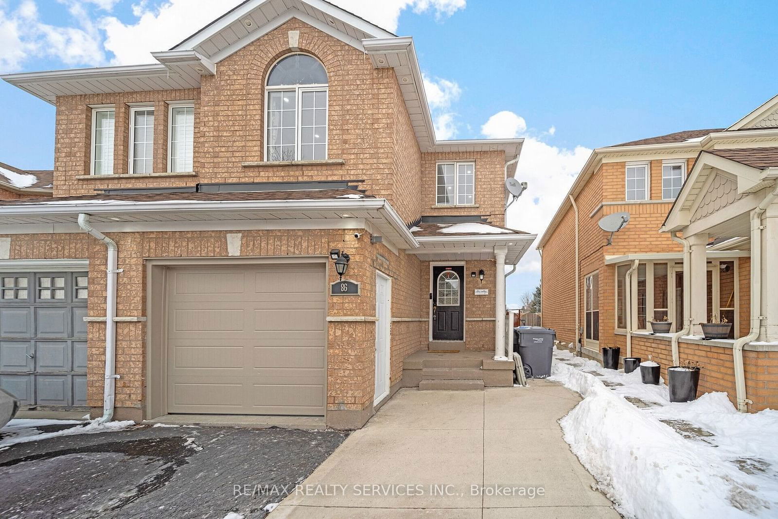 Semi-Detached House sold at 86 Summerdale Crescent, Brampton, Fletcher's Meadow, L6X 4V9 - MLS: W11948432