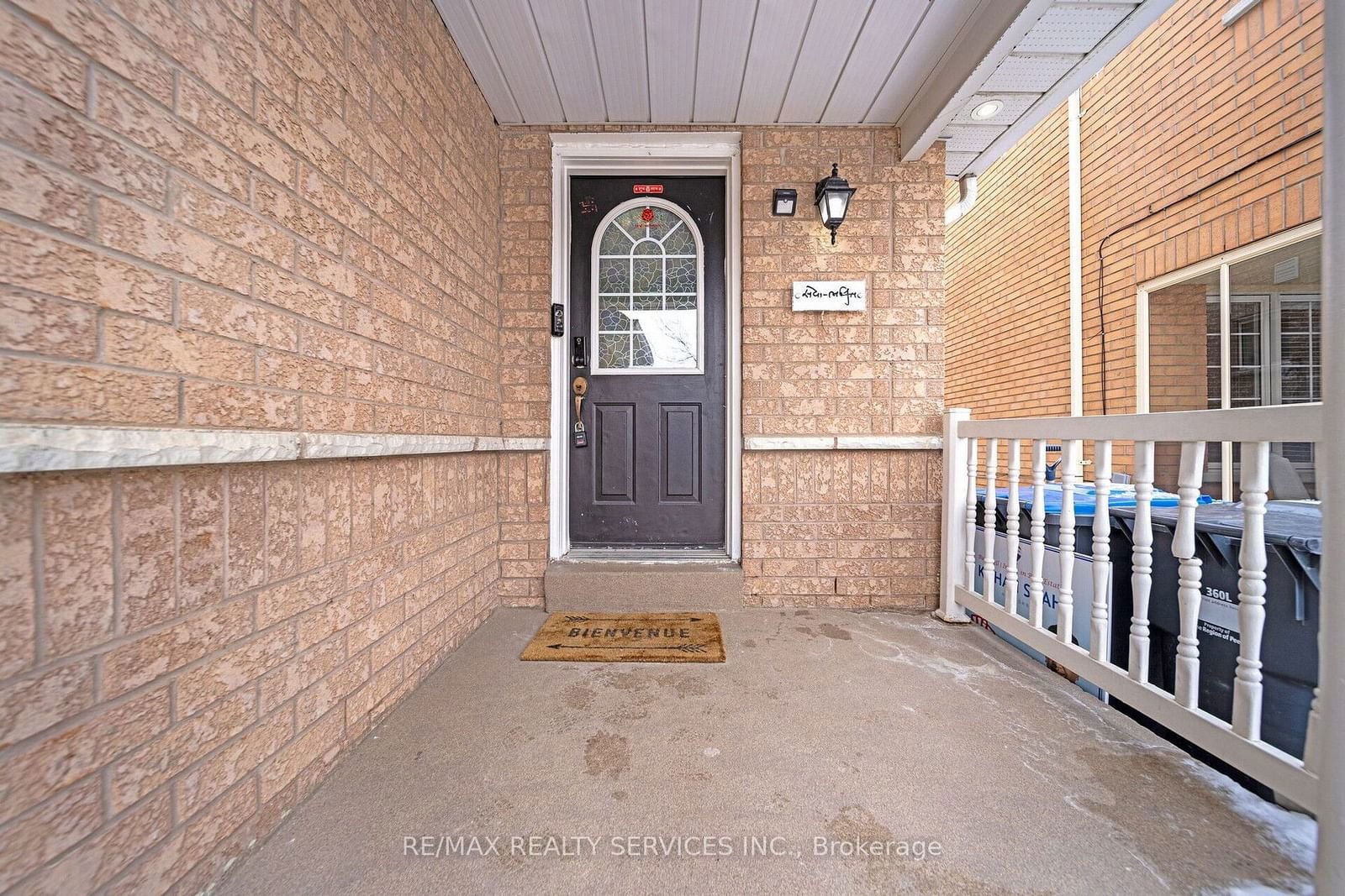 Semi-Detached House sold at 86 Summerdale Crescent, Brampton, Fletcher's Meadow, L6X 4V9 - MLS: W11948432