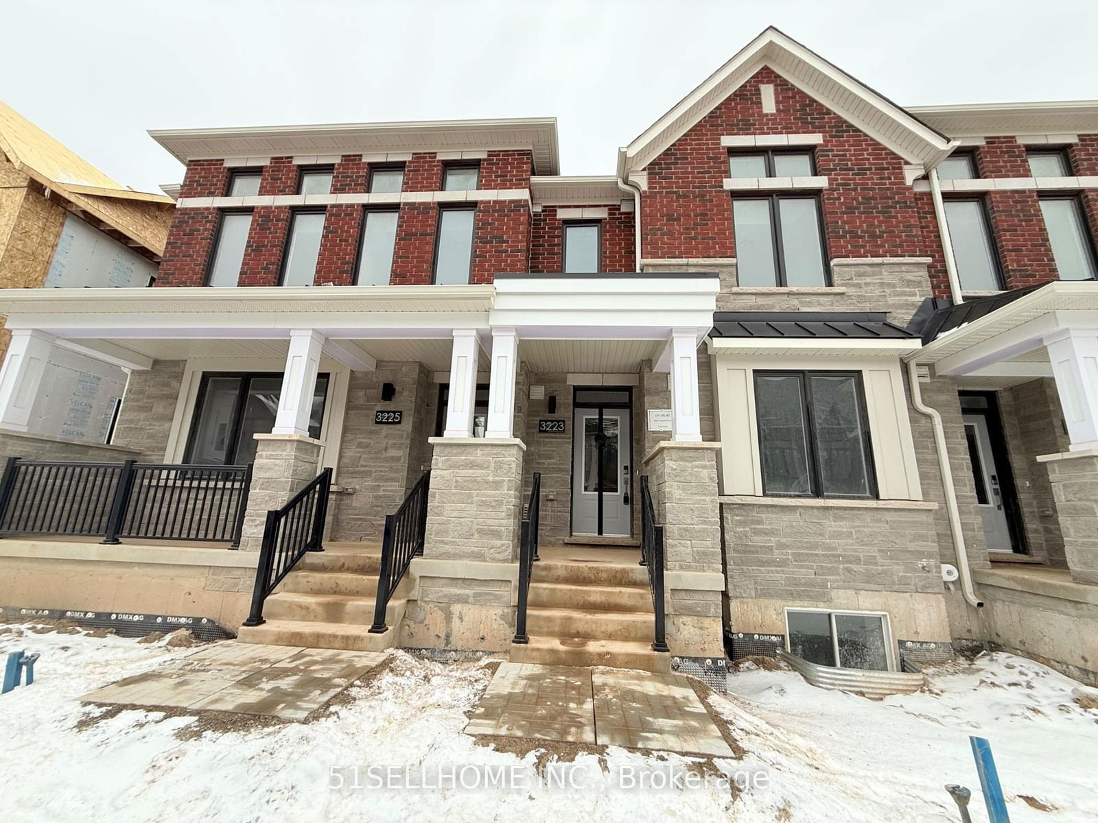 Townhouse for lease at 3223 Crystal Drive, Oakville, Rural Oakville, L6M 0W8 - MLS: W11948477