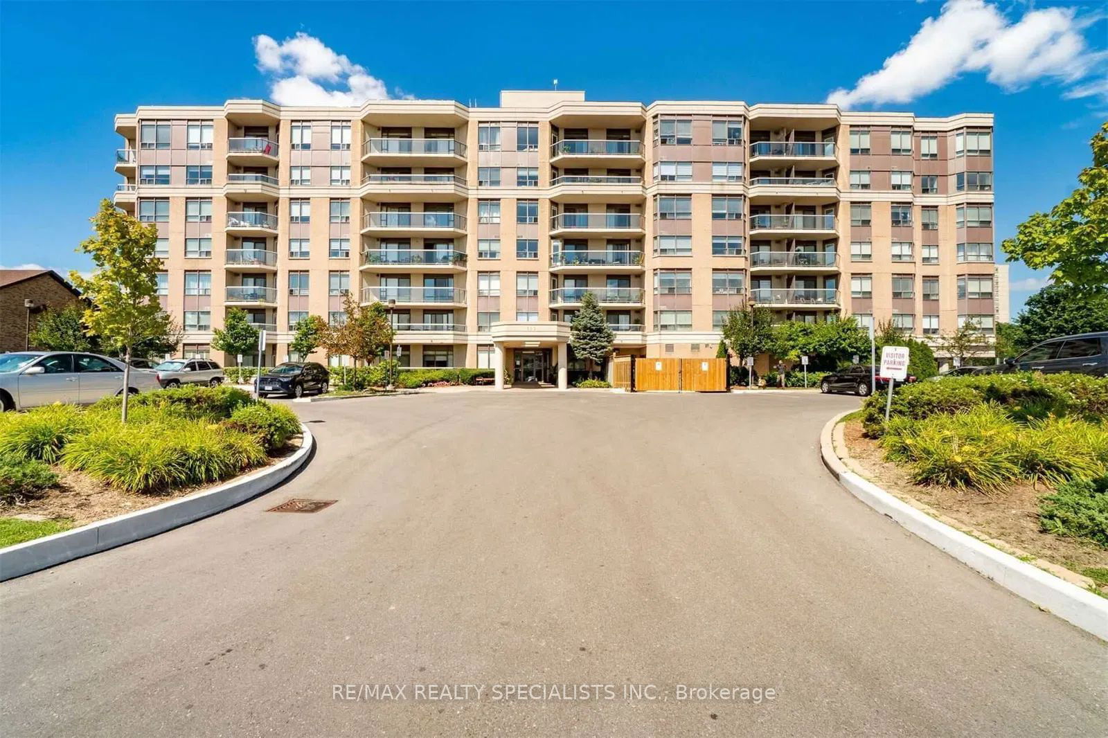 Condo for lease at 403-300 Ray Lawson Boulevard, Brampton, Fletcher's Creek South, L6Y 5H5 - MLS: W11948521