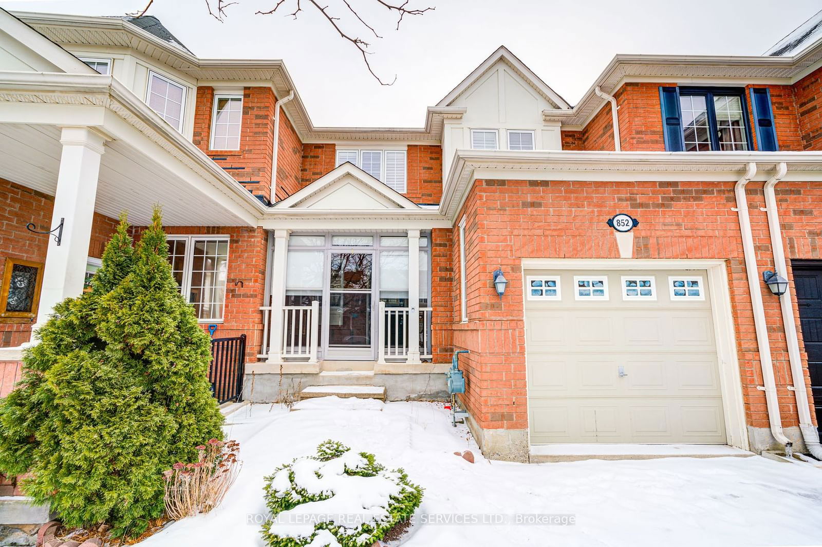 Townhouse sold at 852 Gifford Crescent, Milton, 1028 - CO Coates, L9T 0L2 - MLS: W11948529