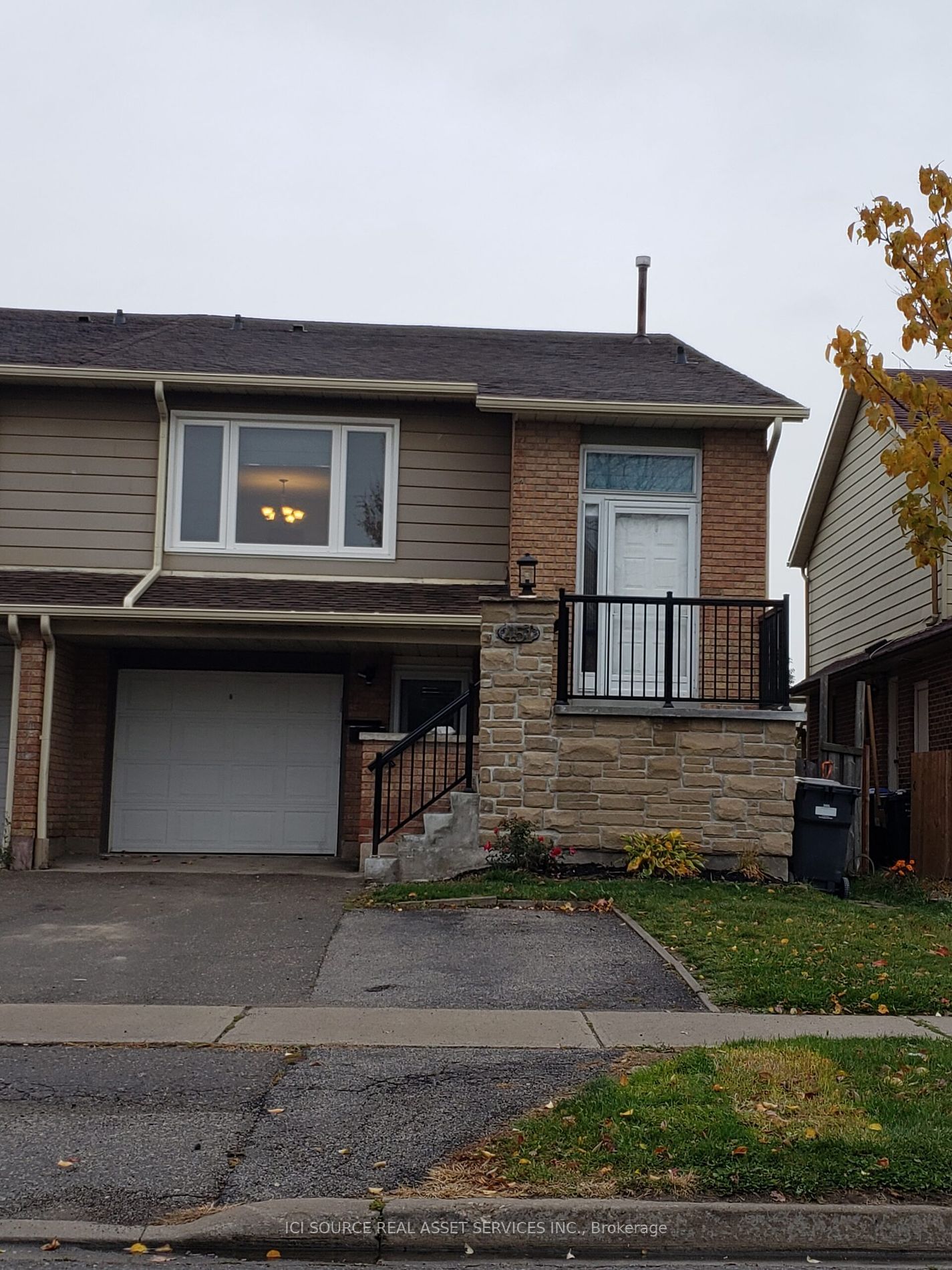 Semi-Detached House for lease at 1-451 Hansen Road, Brampton, Madoc, L6V 3P6 - MLS: W11948565