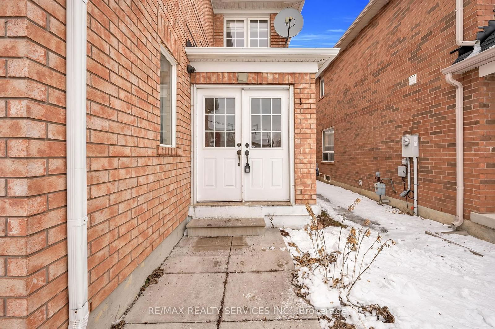 Semi-Detached House for sale at 17 Levida Street, Brampton, Vales of Castlemore, L6P 2Y6 - MLS: W11948774