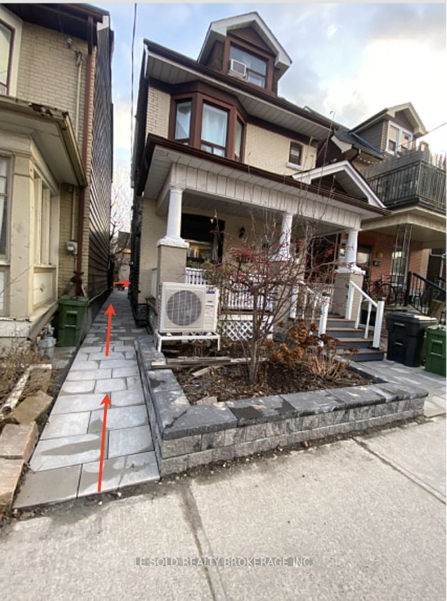 Detached House leased at 397 Delaware Avenue, Toronto, Dovercourt-Wallace Emerson-Junction, M6H 2T7 - MLS: W11948847