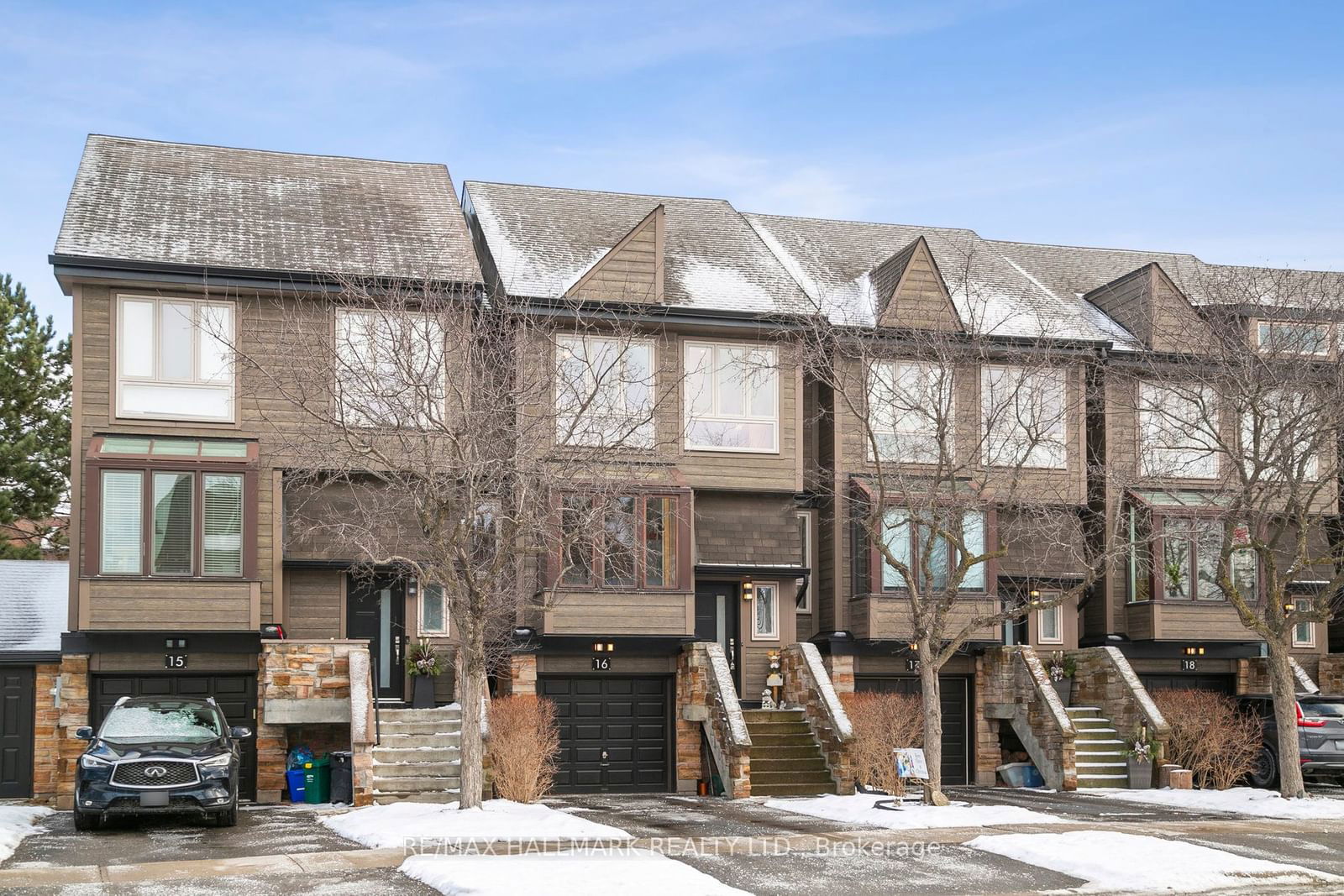 Townhouse for sale at 16-1120 Queens Avenue, Oakville, 1003 - CP College Park, L6H 2B5 - MLS: W11948858