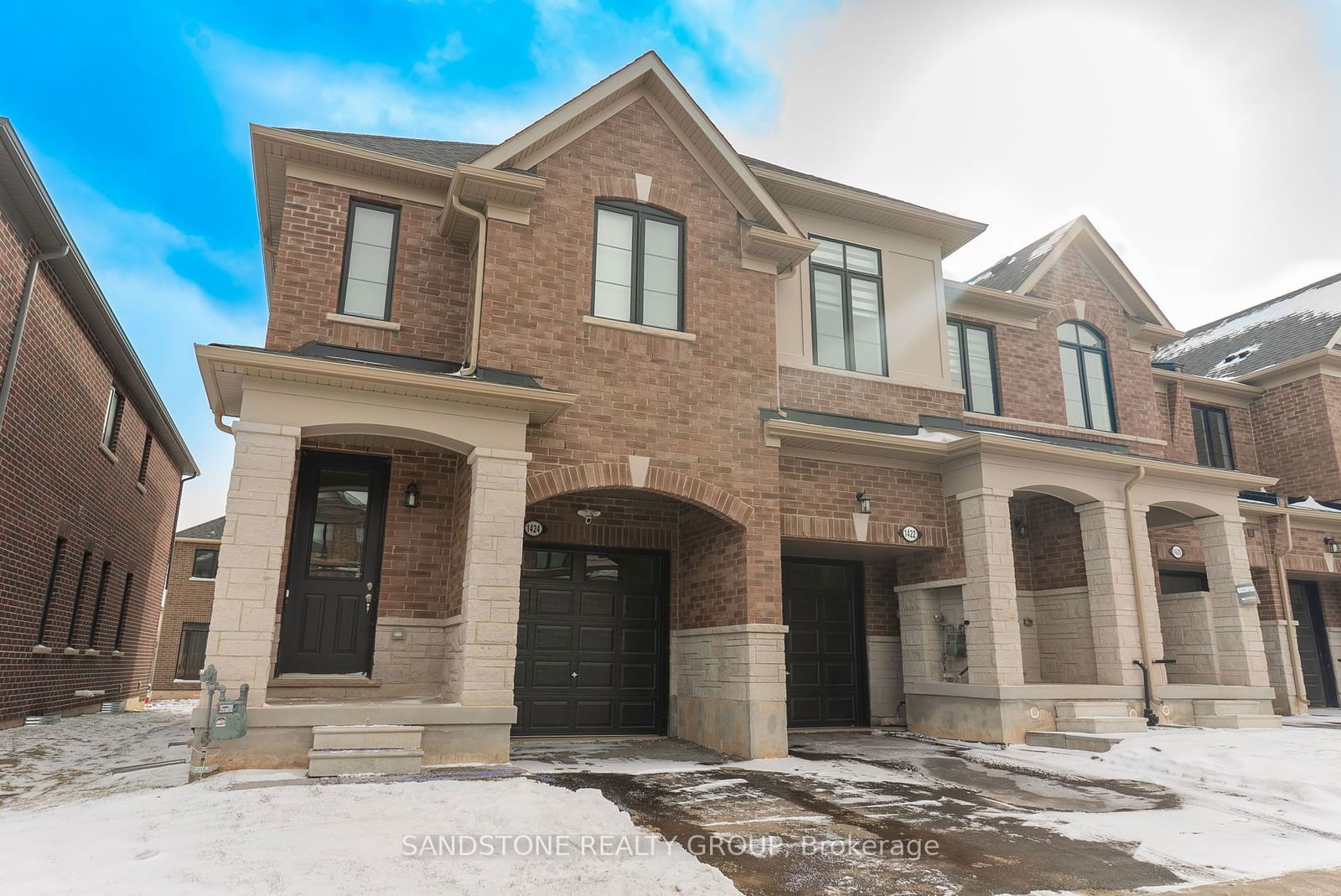 Townhouse sold at 1424 Almonte Drive, Burlington, Tyandaga, L7P 0V8 - MLS: W11948898