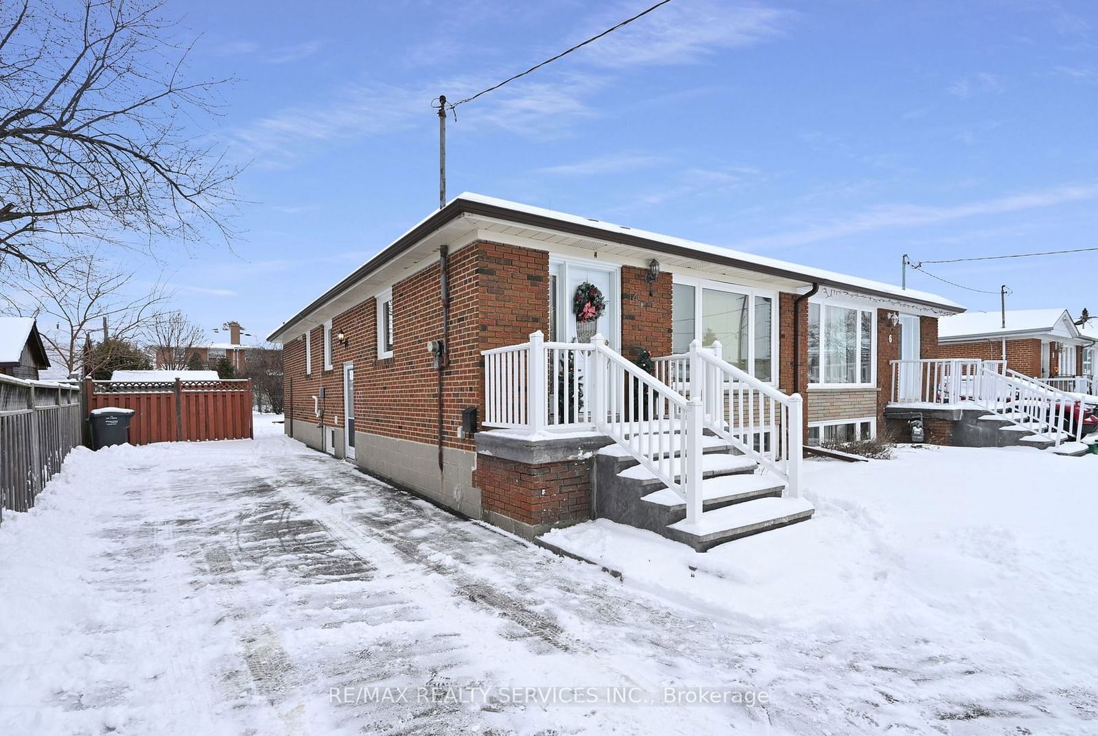 Semi-Detached House sold at 4 Garden Avenue, Brampton, Brampton West, L6X 1M5 - MLS: W11948947