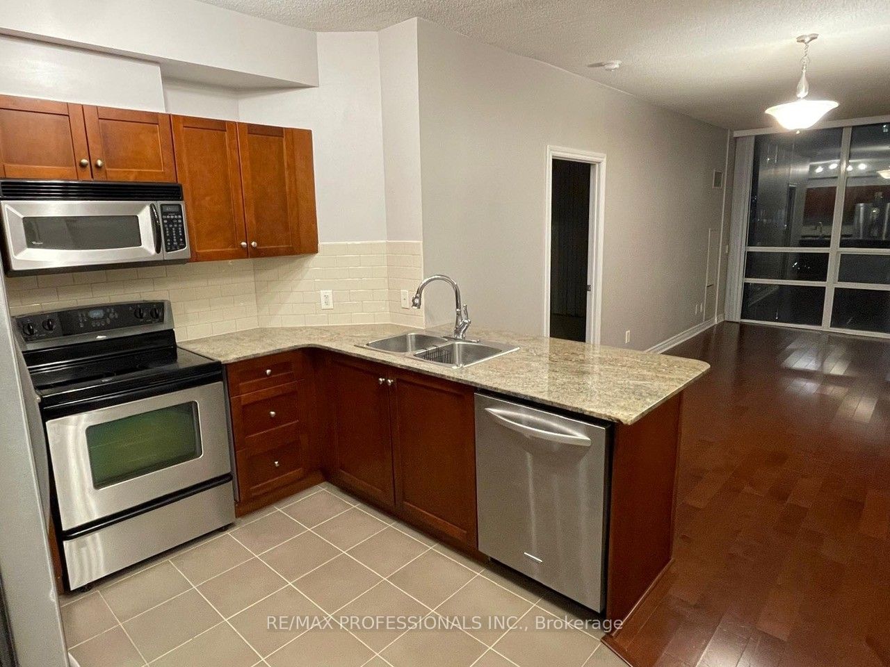 Condo for lease at 1106-3504 Hurontario Street, Mississauga, Fairview, L5B 0B9 - MLS: W11949032