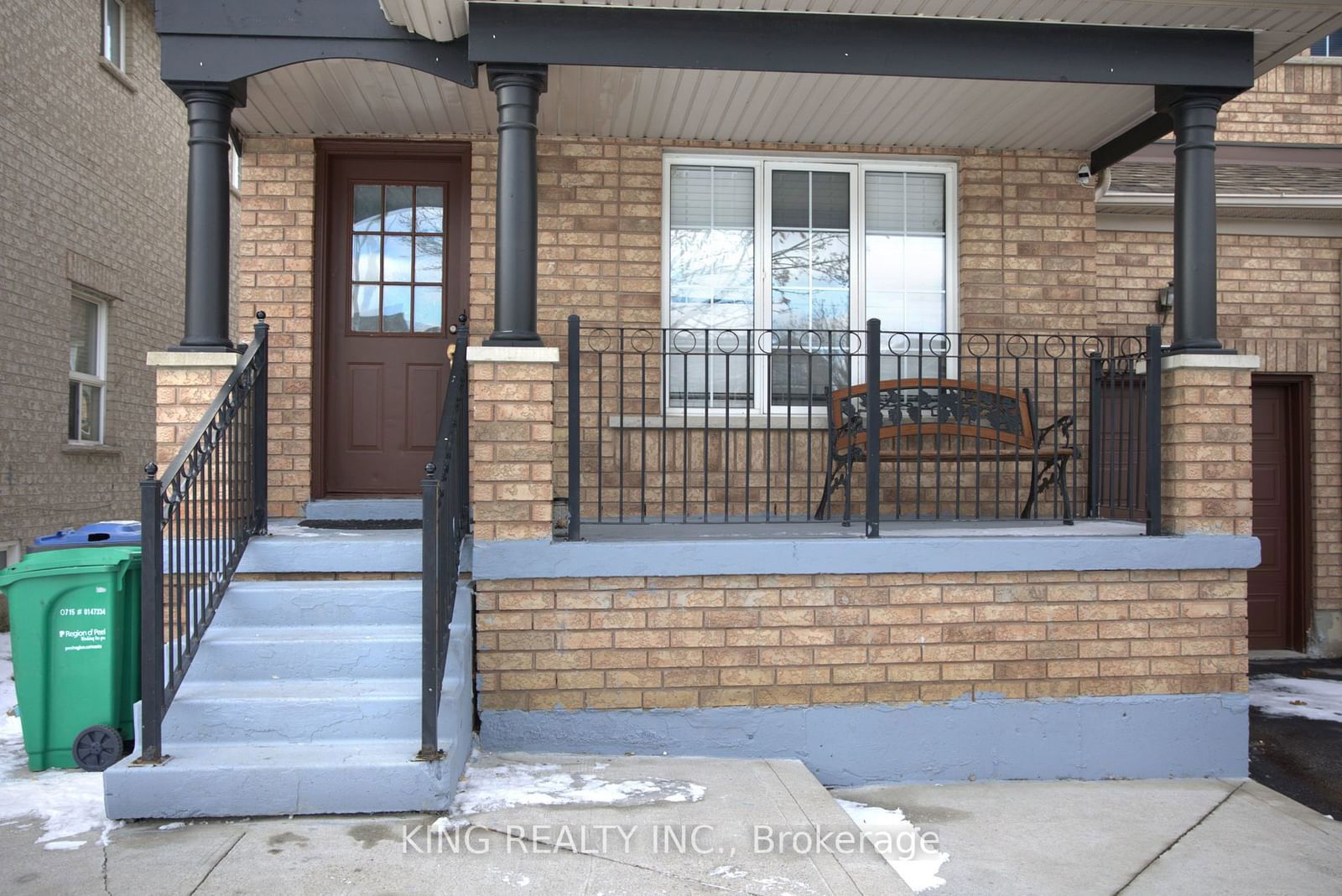 Semi-Detached House for sale at 40 Starfish Court, Brampton, Sandringham-Wellington, L6R 2R5 - MLS: W11949397