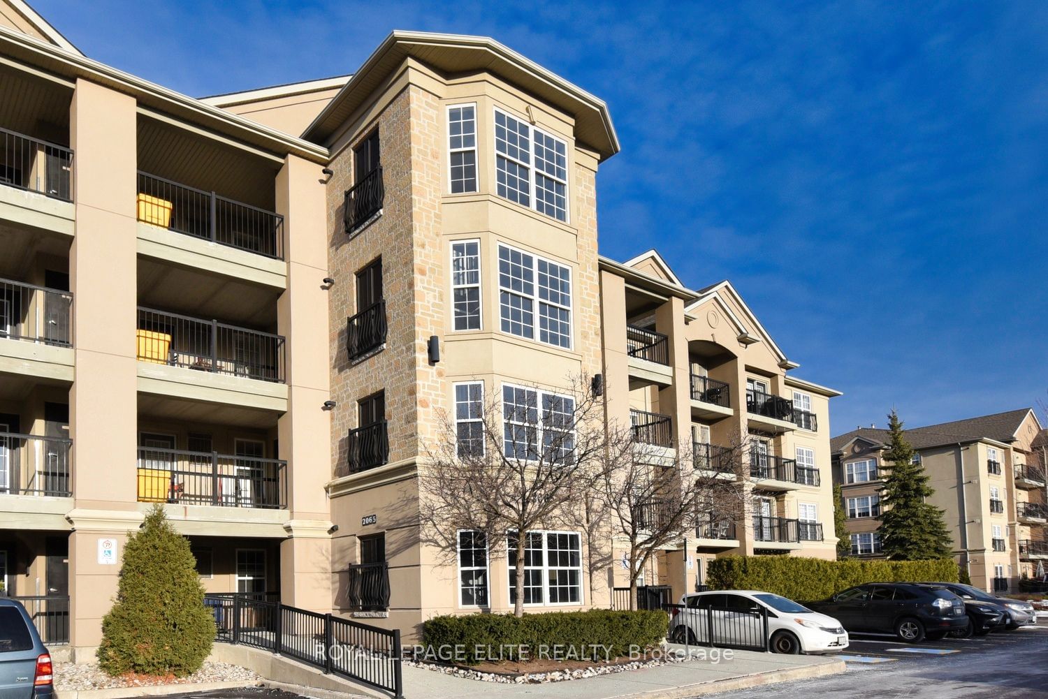 Condo for sale at 301-2065 APPLEBY Line, Burlington, Orchard, L7L 7H2 - MLS: W11949589