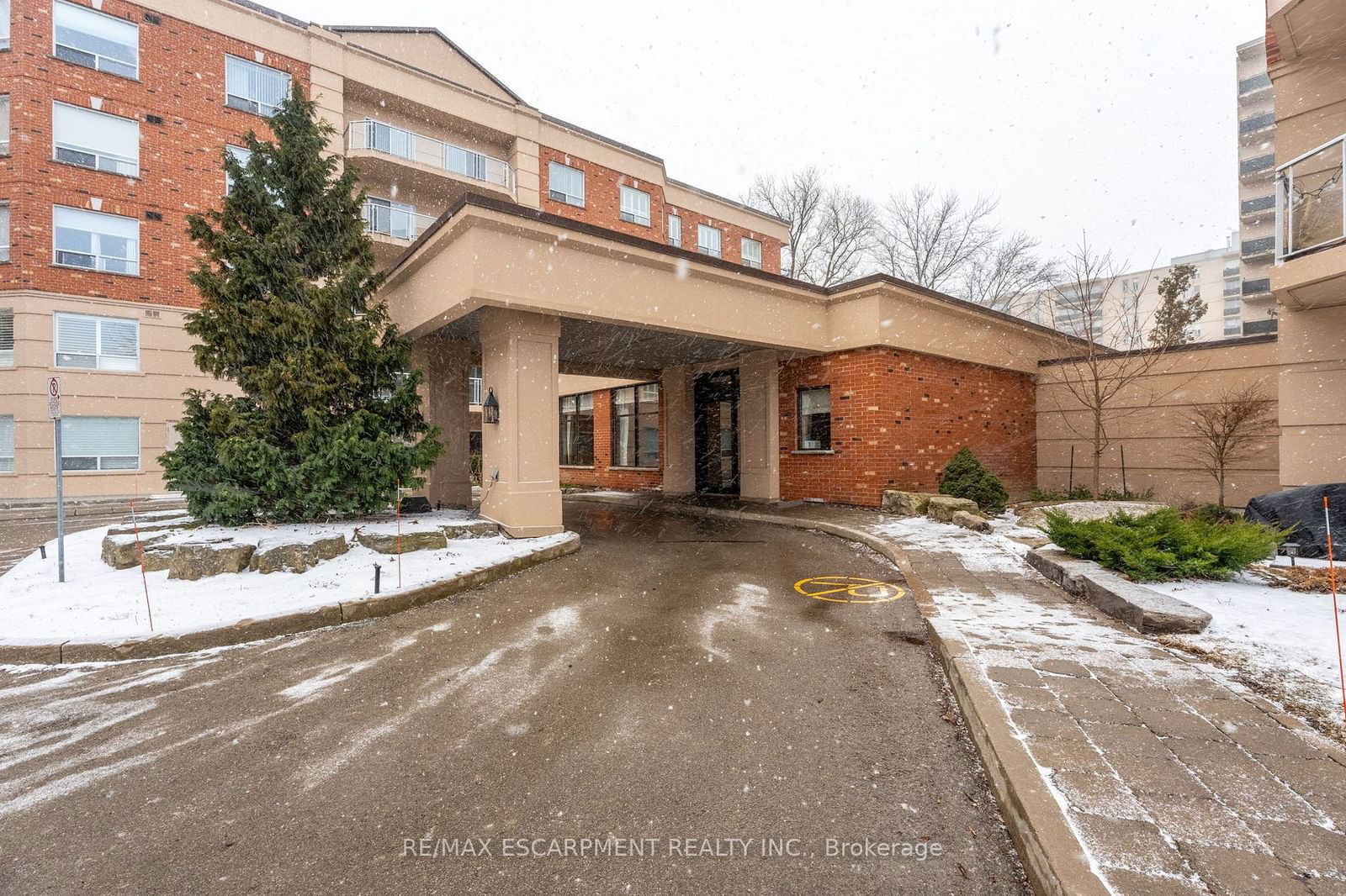 Condo for sale at 102-5188 Lakeshore Road, Burlington, Appleby, L7L 6P4 - MLS: W11949815