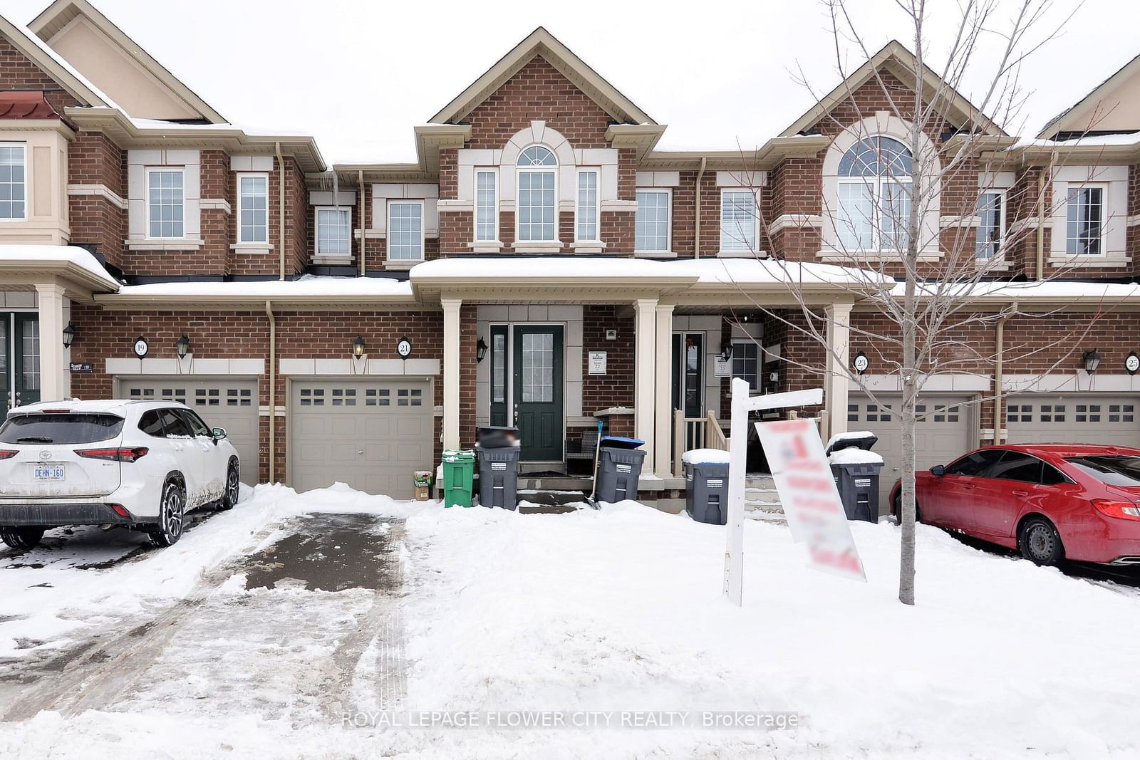 Townhouse for sale at 21 Dale Meadow Road, Brampton, Northwest Brampton, L7A 0B7 - MLS: W11949907