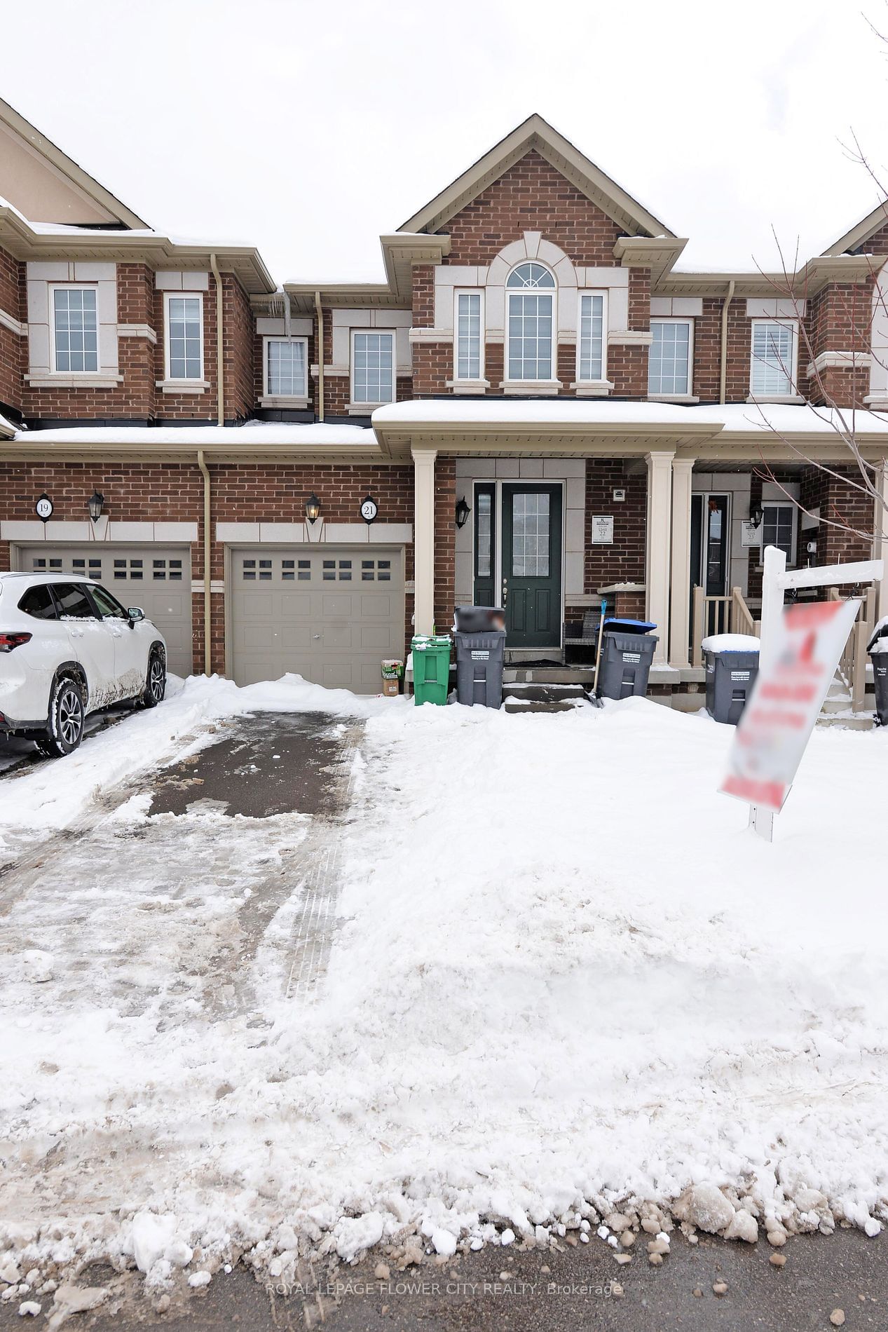 Townhouse for sale at 21 Dale Meadow Road, Brampton, Northwest Brampton, L7A 0B7 - MLS: W11949907