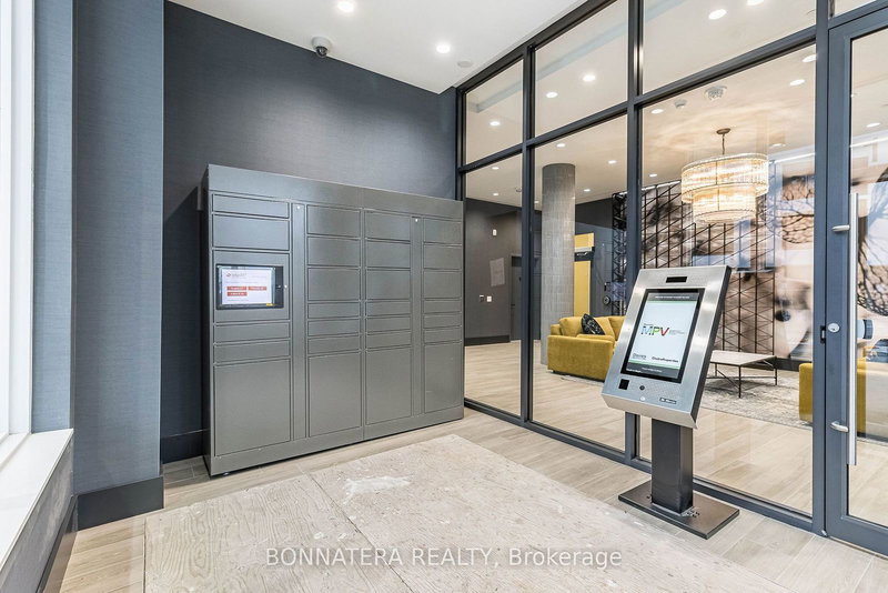 414 - 10 Lagerfeld Dr, Brampton, L7A 0H8 | Image 3