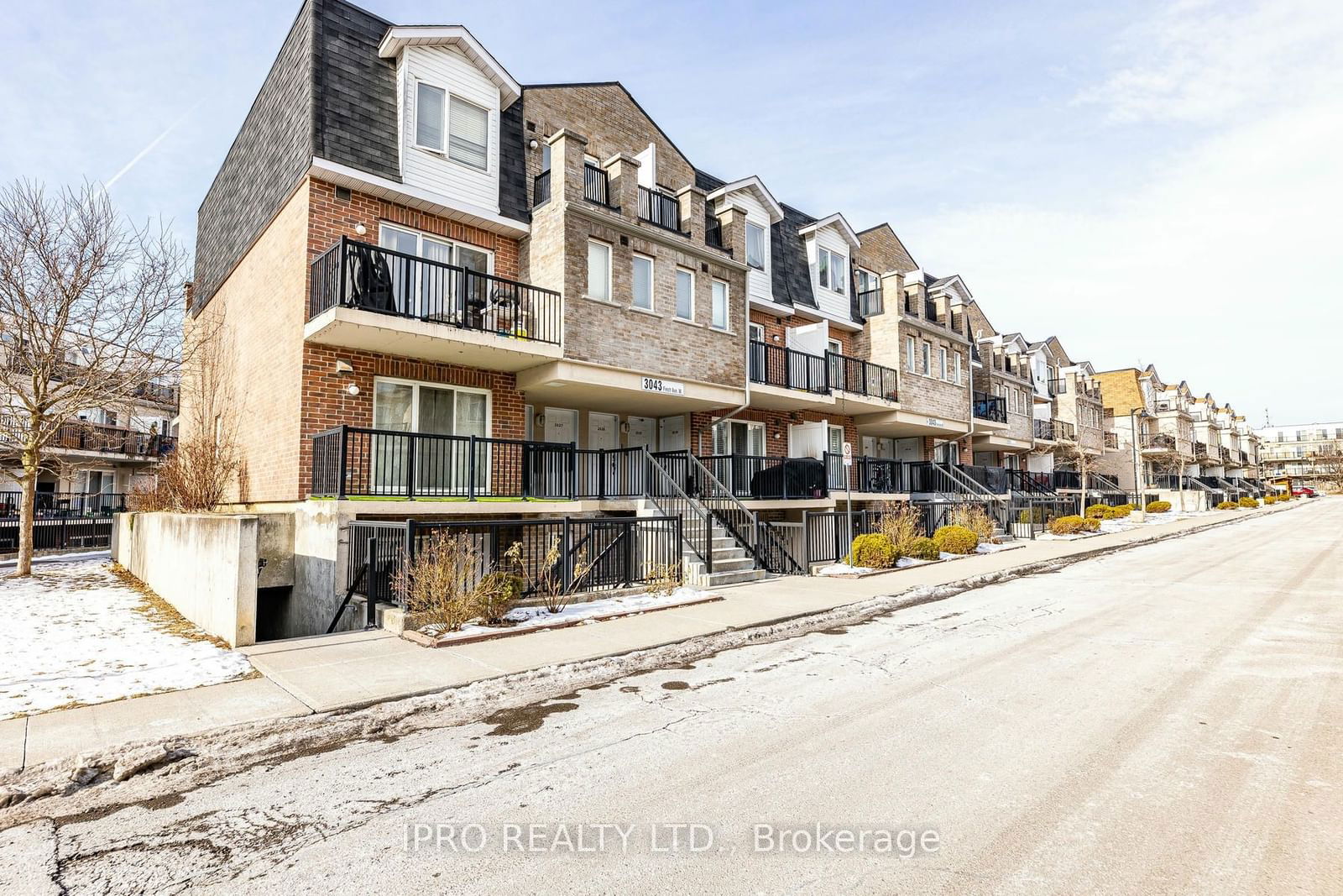 Townhouse for sale at 2029-3043 Finch Avenue, Toronto, Humbermede, M9M 0A4 - MLS: W11950048