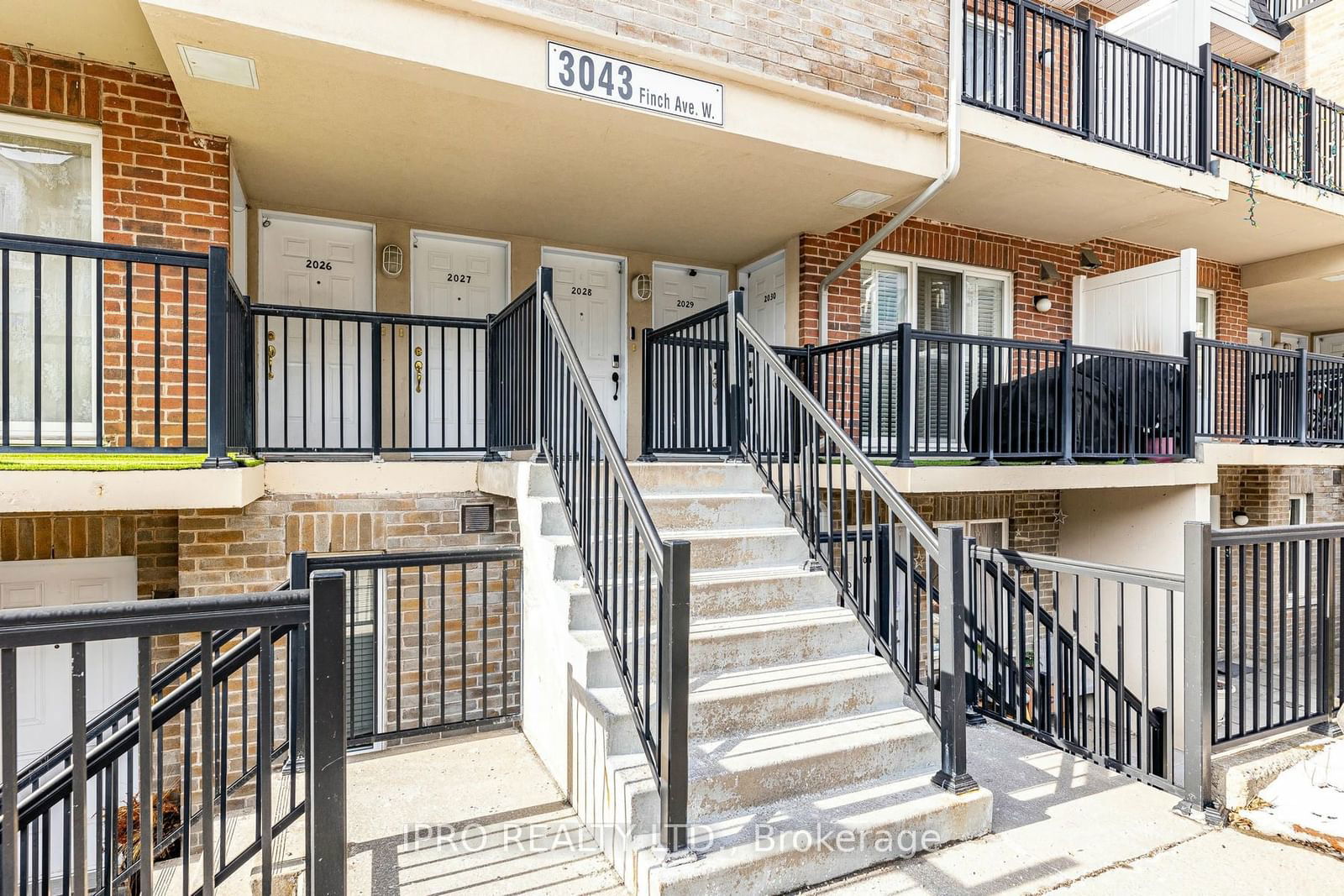 Townhouse for sale at 2029-3043 Finch Avenue, Toronto, Humbermede, M9M 0A4 - MLS: W11950048