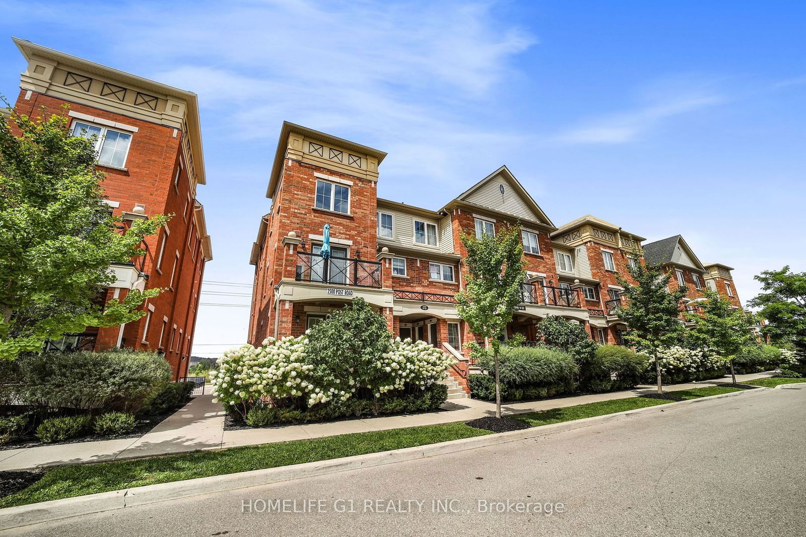 Townhouse for sale at 30-2500 Post Road, Oakville, Uptown Core, L6H 0K1 - MLS: W11950086