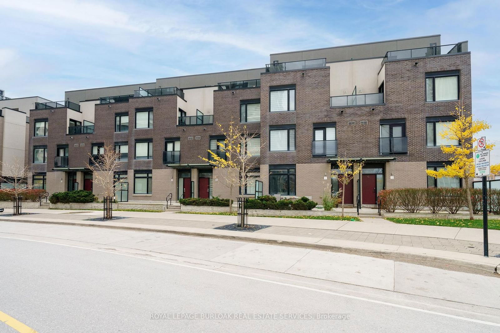 Townhouse for lease at 11-4080 Parkside Village Drive, Mississauga, City Centre, L5B 3M8 - MLS: W11950118