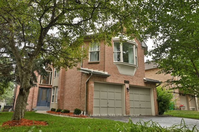 Detached House for sale at 4584 Glastonbury Place, Mississauga, East Credit, L5M 3L6 - MLS: W11950166