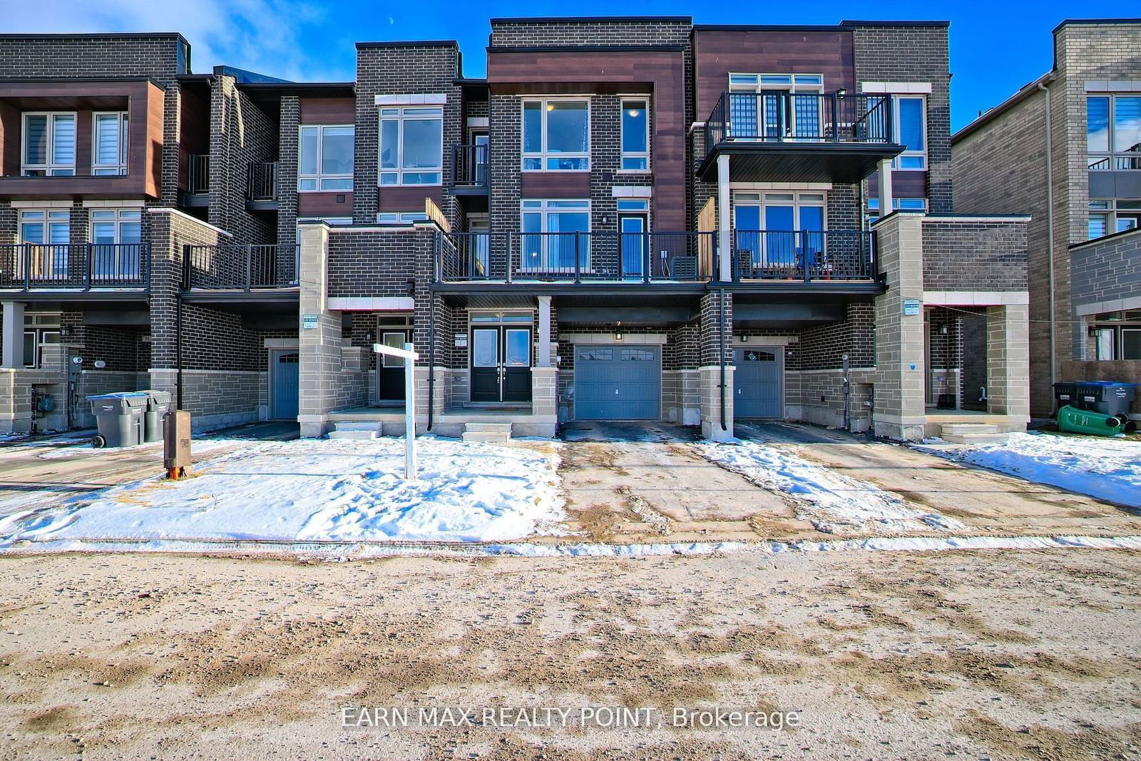 Townhouse for sale at 90 Donald Ficht Crescent, Brampton, Northwest Brampton, L7A 5H8 - MLS: W11950253