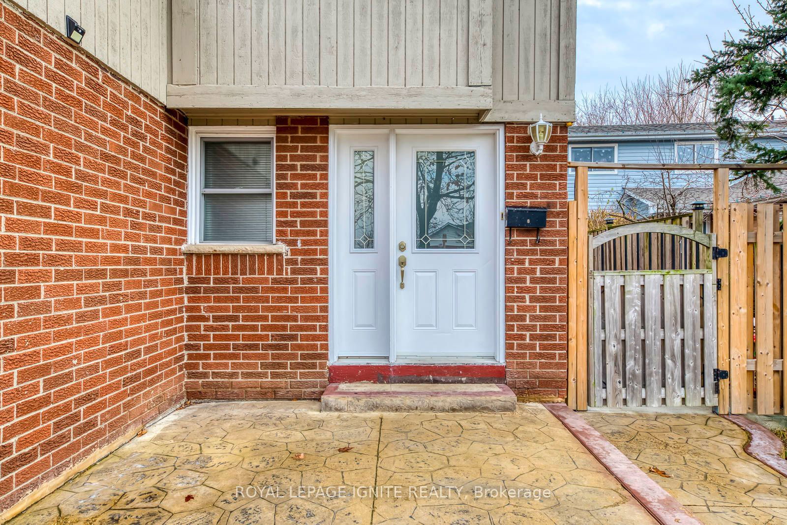 Semi-Detached House sold at 2656 Los Palmas Court, Mississauga, Meadowvale, L5N 2G7 - MLS: W11950265