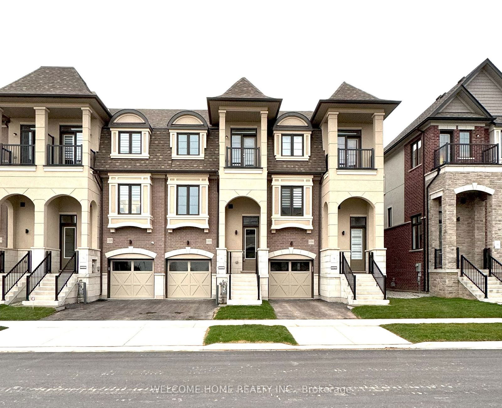 Townhouse for lease at 1333 Shevchenko Boulevard, Oakville, Rural Oakville, L6M 5R4 - MLS: W11950318