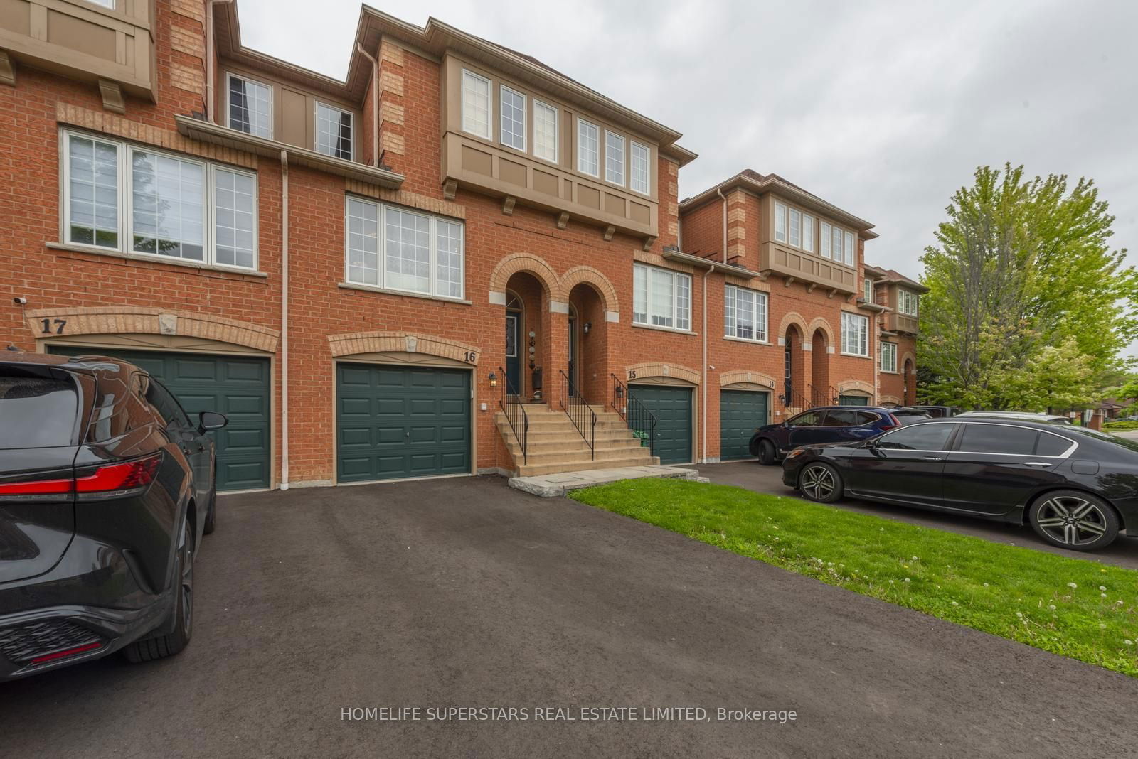 Townhouse for lease at 16-3020 Cedarglen Gate, Mississauga, Erindale, L5C 4S7 - MLS: W11950400