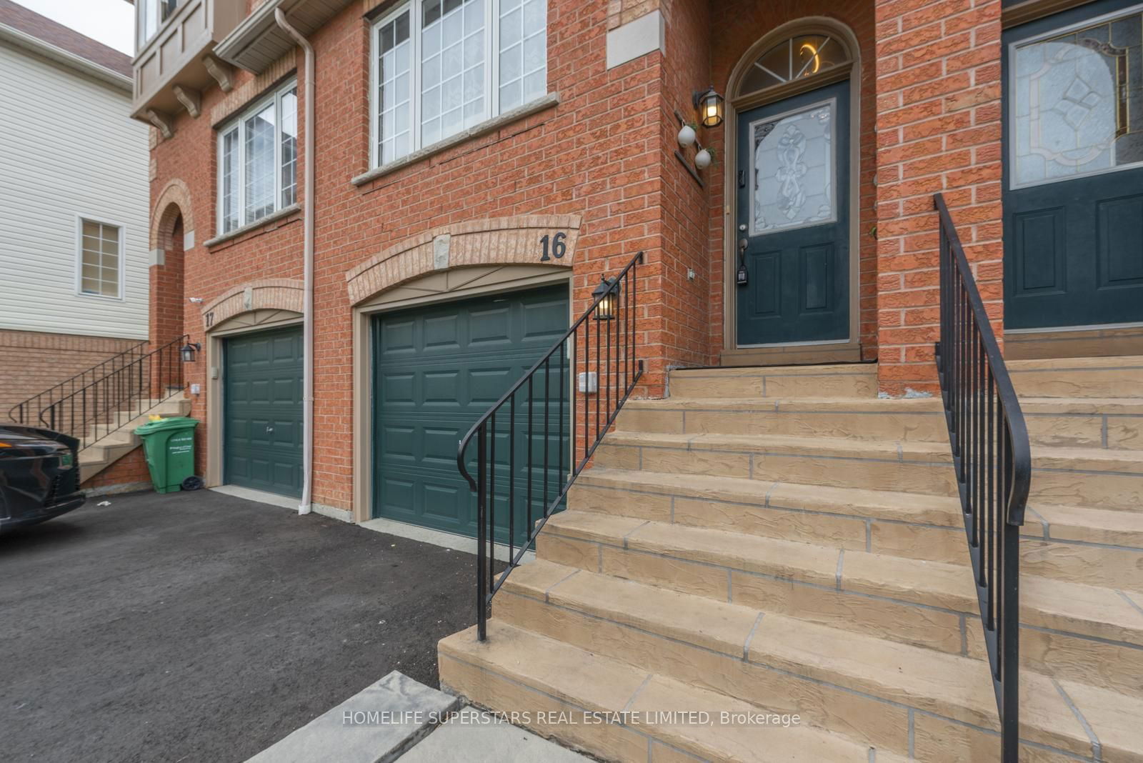 Townhouse for lease at 16-3020 Cedarglen Gate, Mississauga, Erindale, L5C 4S7 - MLS: W11950400