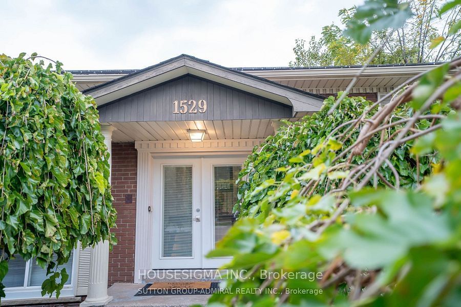 Detached House for lease at Main #1-1529 Royal York Road, Toronto, Humber Heights, M9P 3B8 - MLS: W11950402