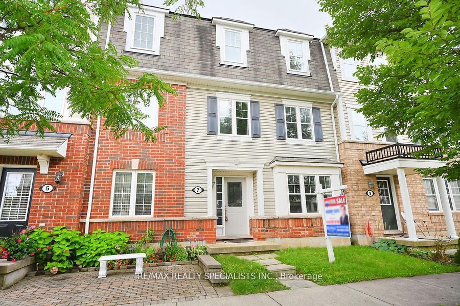 Townhouse for sale at 7 PORTSDOWN Road, Brampton, Northwest Brampton, L7A 0R4 - MLS: W11950640