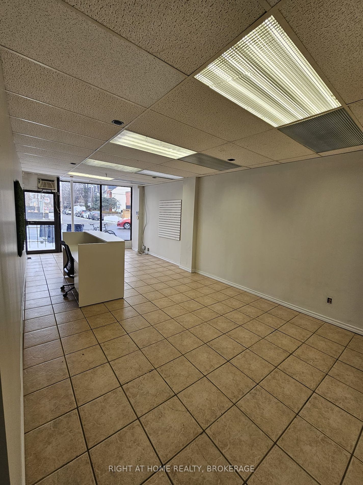 Commercial/Retail for lease at 3111 Dundas Street, Toronto, Junction Area, M6P 1Z9 - MLS: W11950882