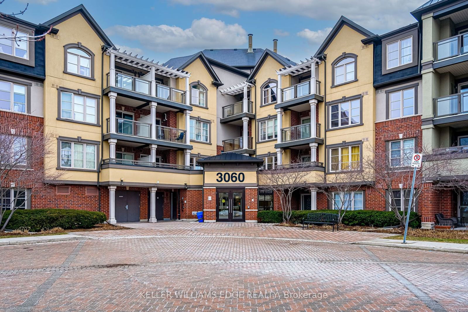 Condo for lease at 327-3060 Rotary Way, Burlington, Alton, L7M 0G9 - MLS: W11950913