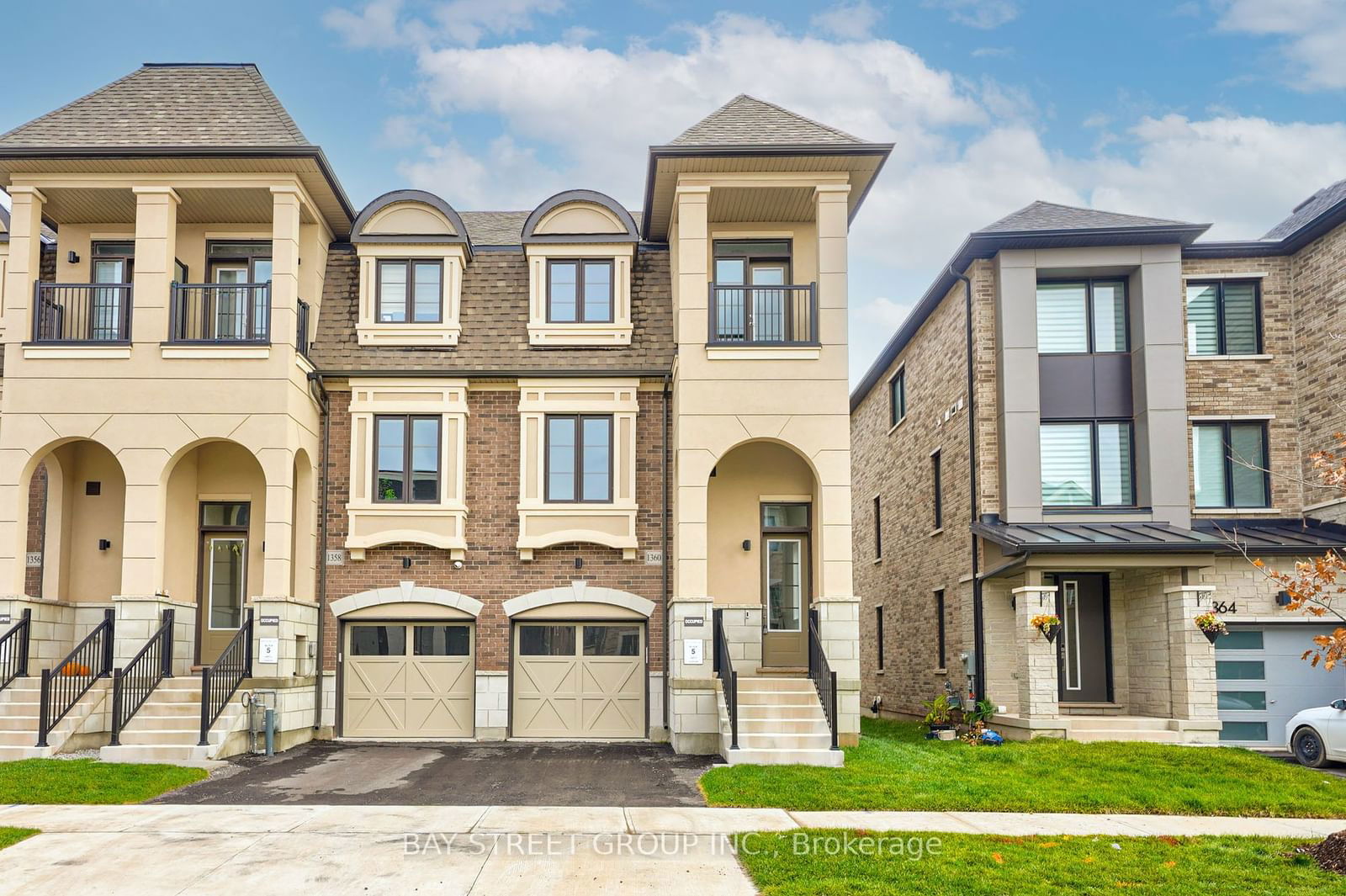 Townhouse for lease at 1360 KOBZAR Drive, Oakville, Rural Oakville, L6M 5P2 - MLS: W11951127