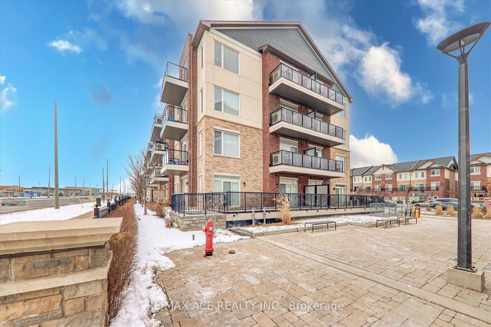 Condo for sale at 103-54 Sky Harbour Drive, Brampton, Bram West, L7A 0A1 - MLS: W11951565