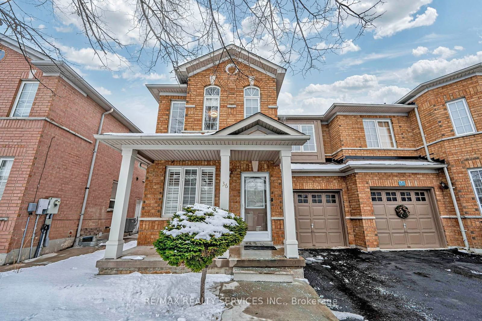 Semi-Detached House for sale at 36 Starhill Crescent, Brampton, Sandringham-Wellington, L6R 2W1 - MLS: W11951758