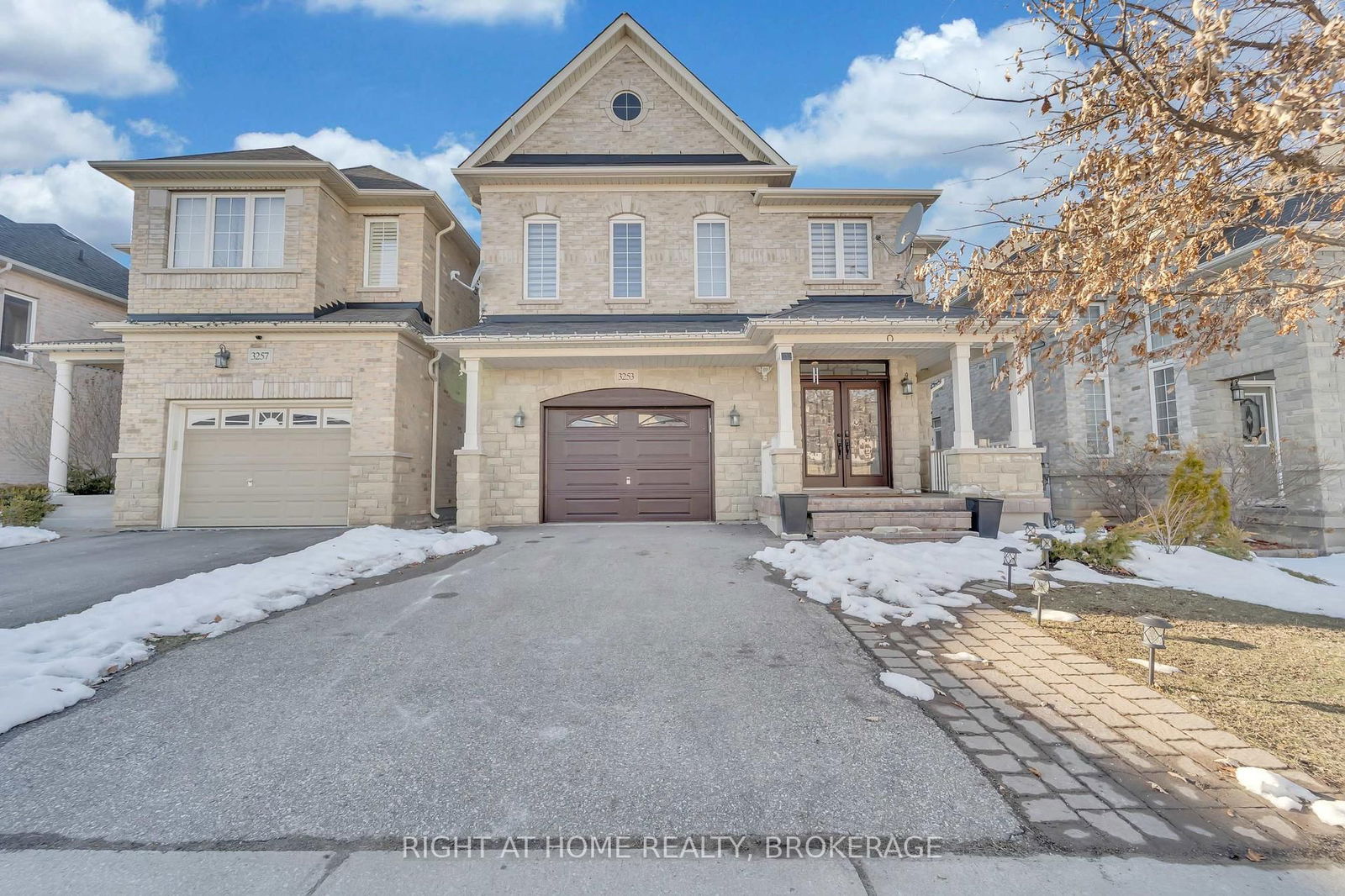 Detached House leased at BSMT-3253 Liptay Avenue, Oakville, BC Bronte Creek, L6M 0N1 - MLS: W11951924