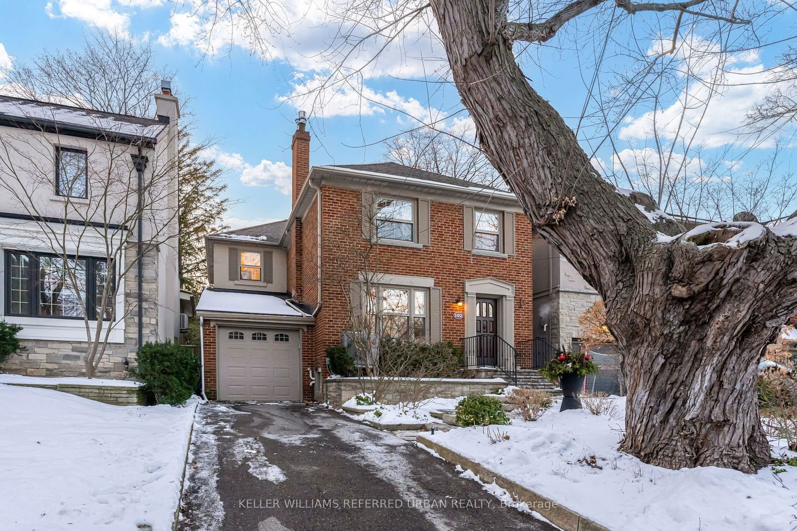 Detached House for sale at 102 Dunedin Drive, Toronto, Kingsway South, M8X 2K5 - MLS: W11952008