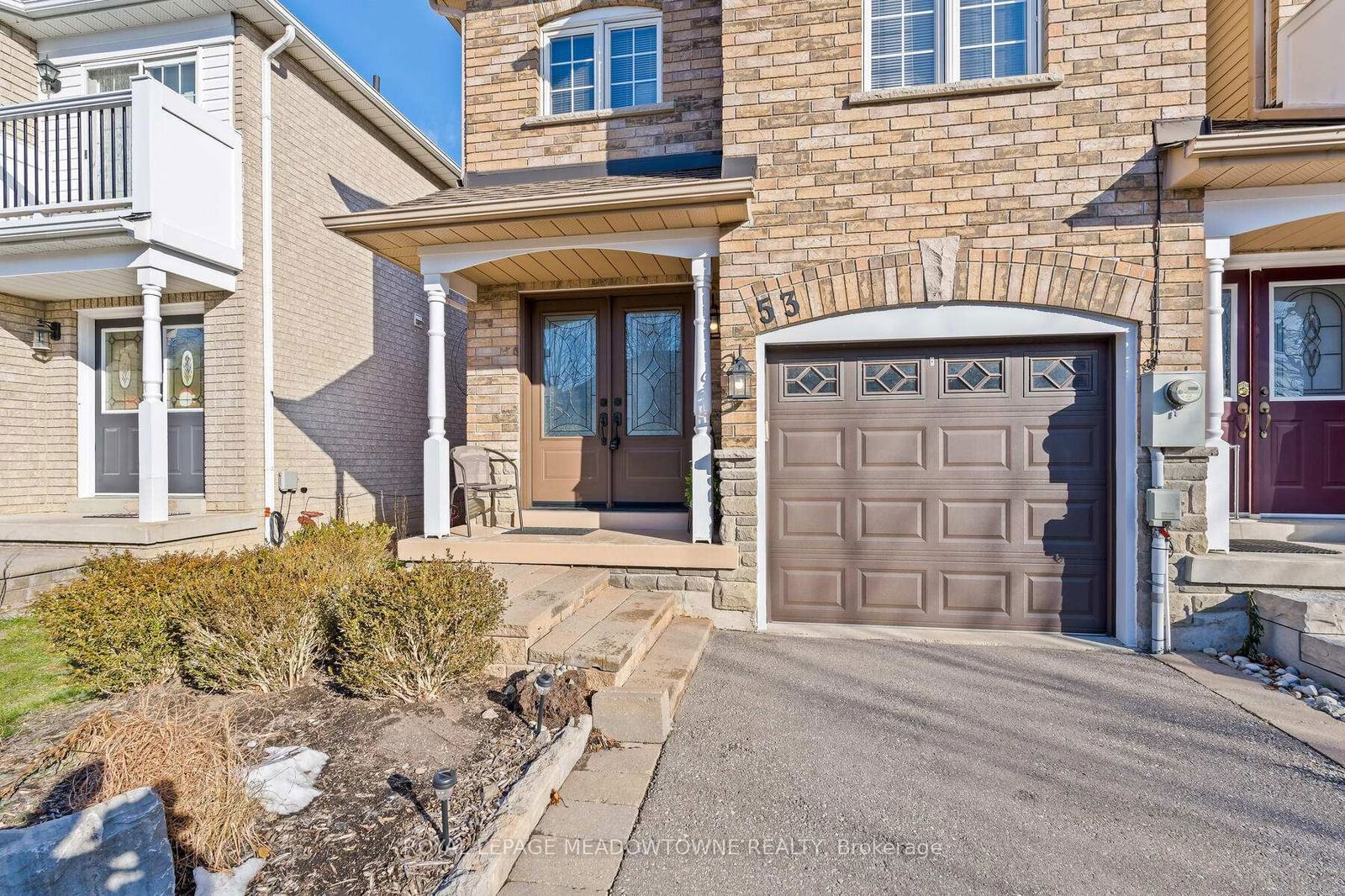 Townhouse sold at 53 Bradley Drive, Halton Hills, Georgetown, L7G 6B6 - MLS: W11952225